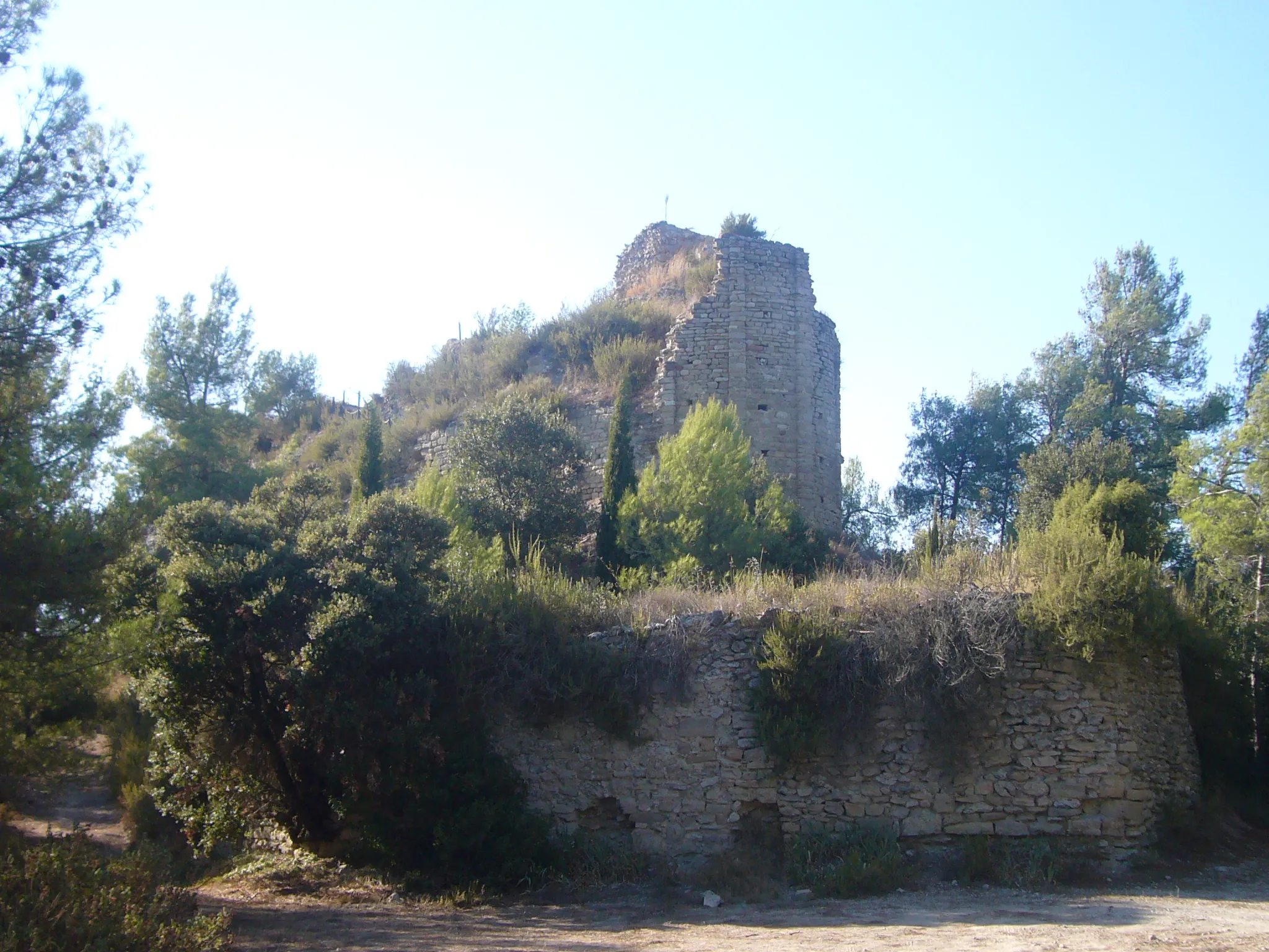 Photo showing: Absis de l'església romànica del Castell de Castellolí