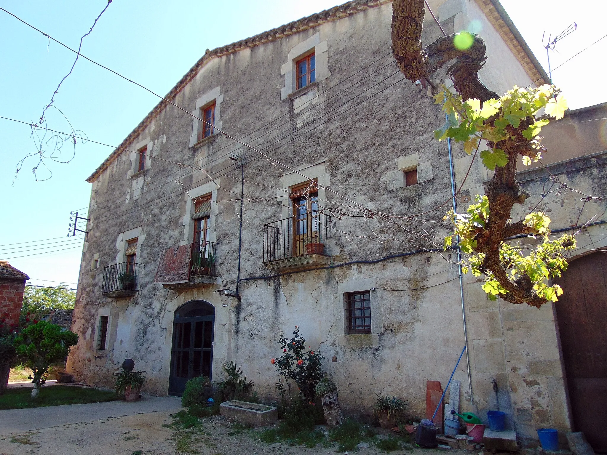Photo showing: Can Masó (Sant Joan de Mollet)

This is a photo of a building indexed in the Catalan heritage register as Bé Cultural d'Interès Local (BCIL) under the reference IPA-21731.