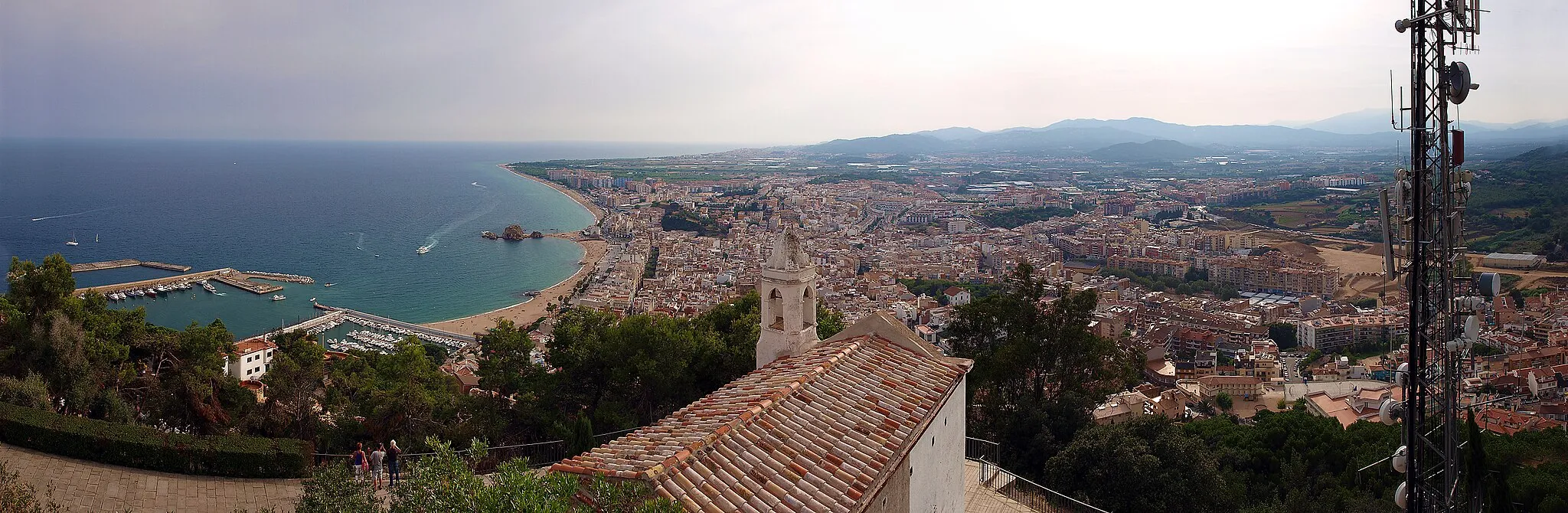 Photo showing: Panorámica de la ciudad desde el Castillo de San Juan, Blanes, Girona