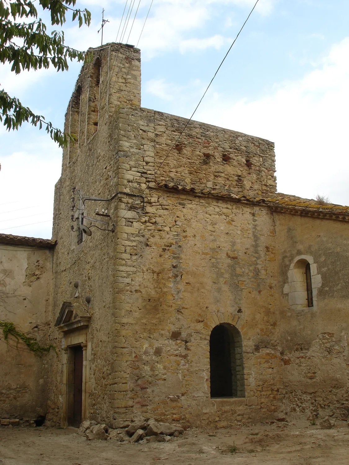 Photo showing: Monestir de Sant Pau de Fontclara (Girona, Catalunya, Espanya) - Vista en diagonal