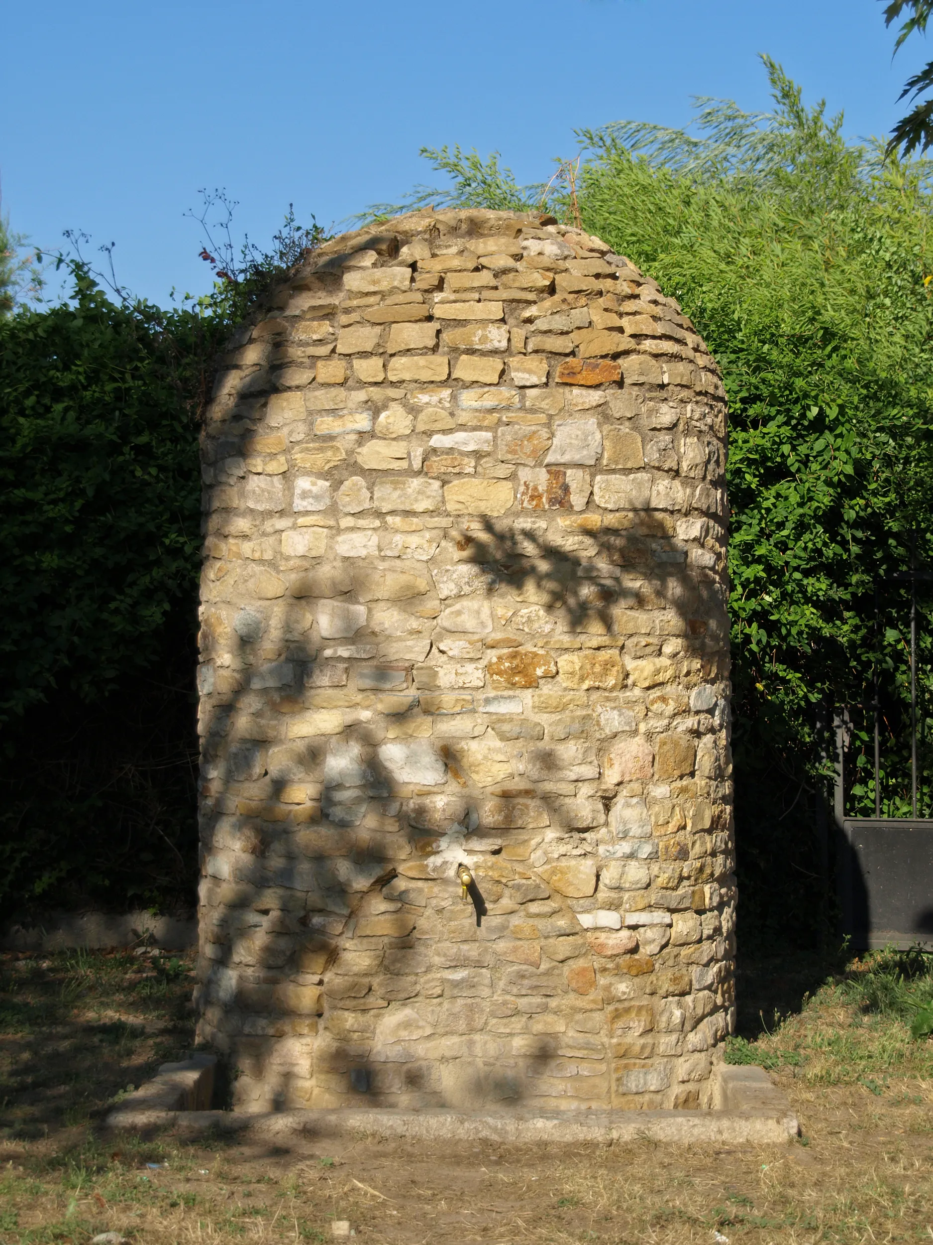 Photo showing: Fontclara, entidad población perteneciente a Palau-sator, ubicada en el Bajo Ampurdán (Cataluña, España) - Fuente.