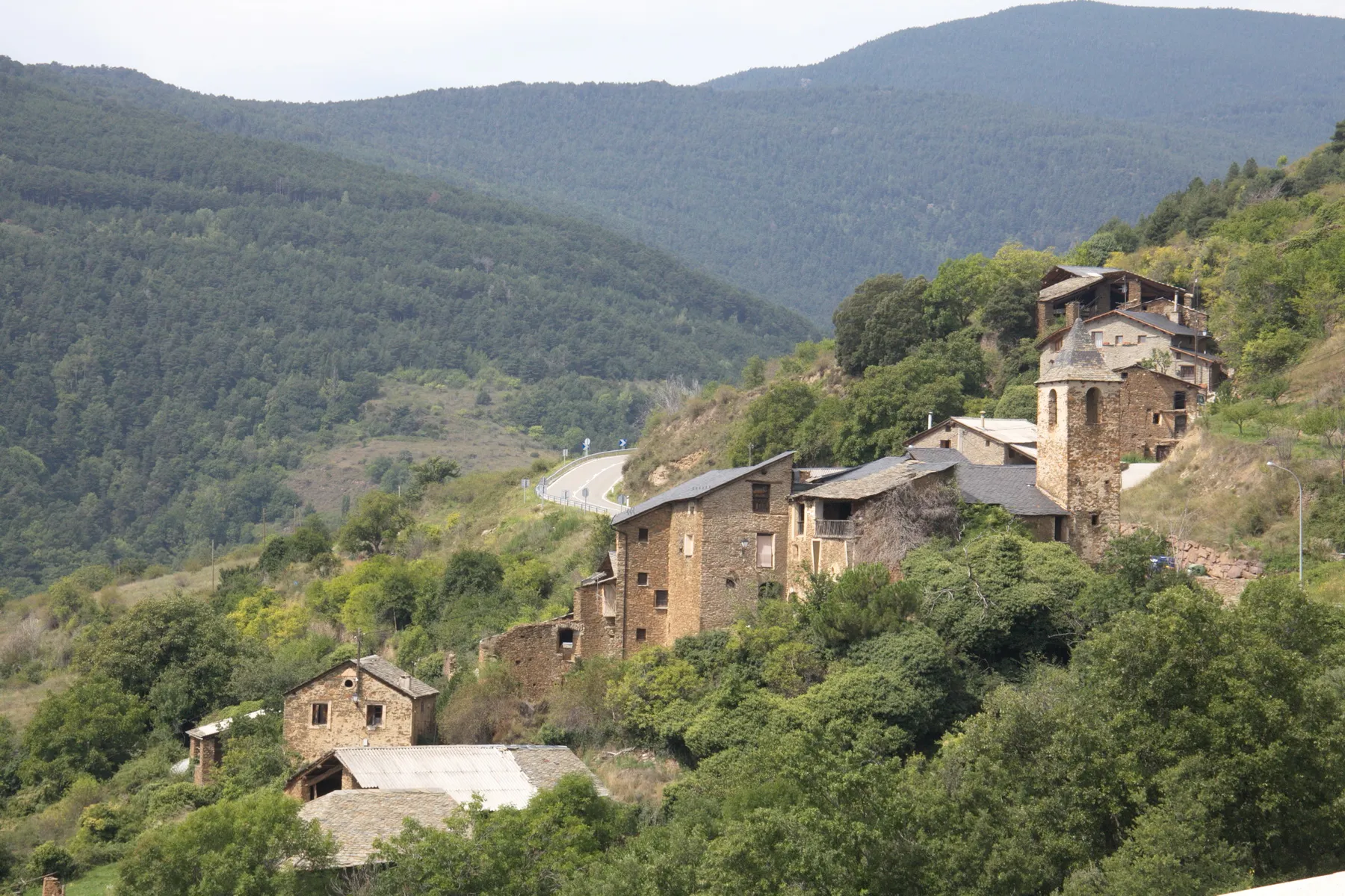 Photo showing: Pallerols del Cantó, nucli de població del municipi de Montferrer i Castellbò (Alt Urgell, Catalunya)