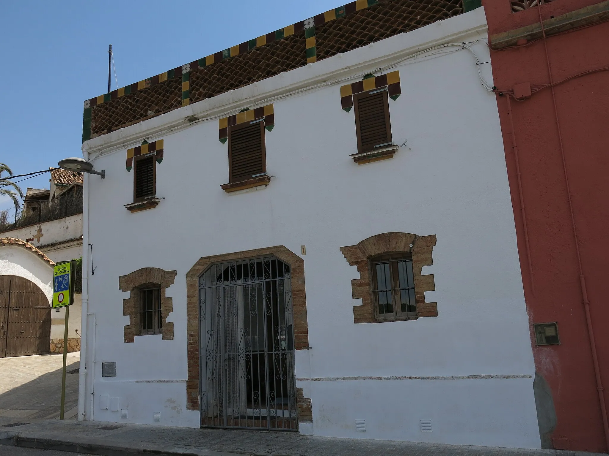 Photo showing: Habitatge al carrer Principal, 1 (Calafell)