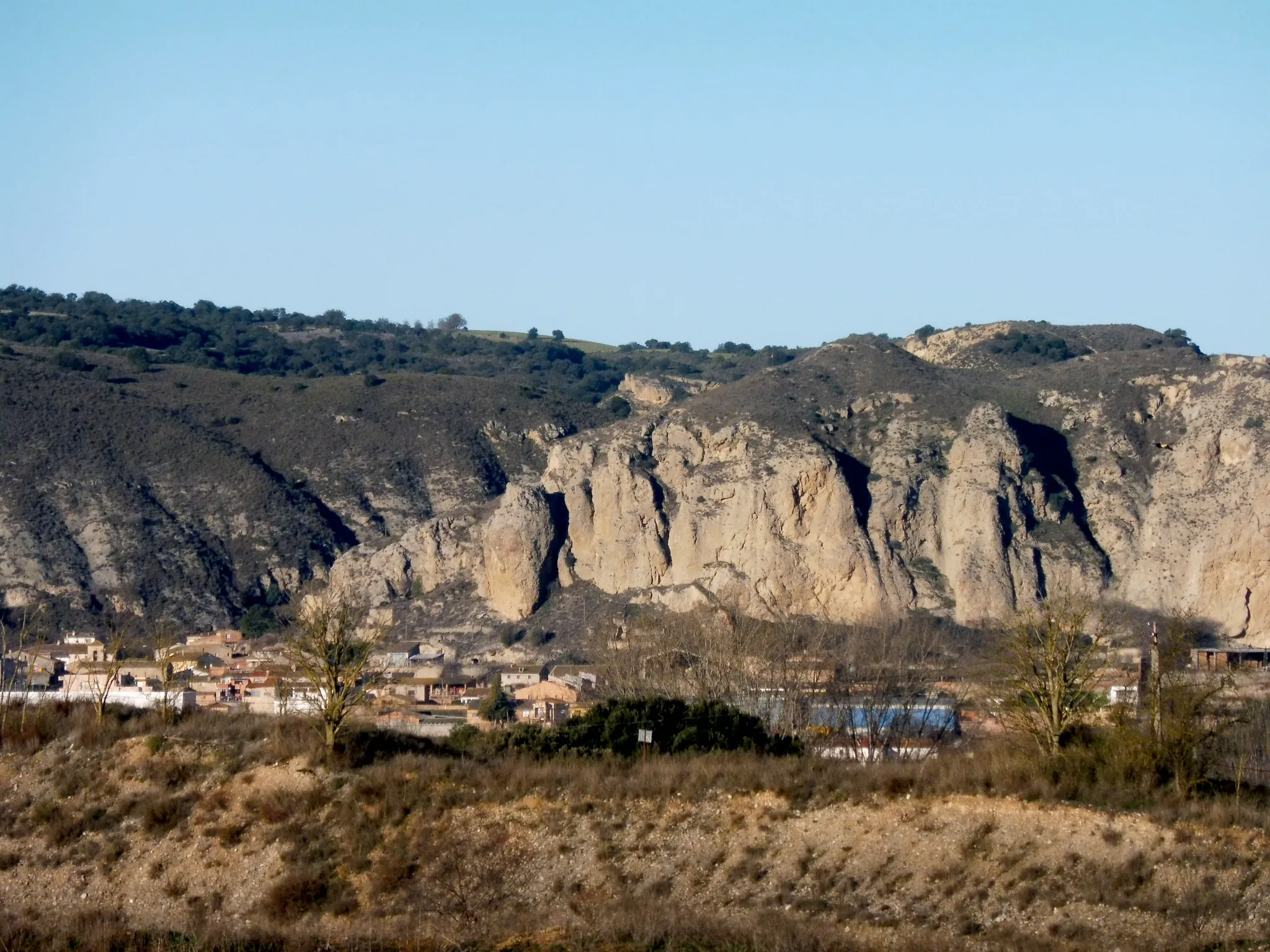 Photo showing: Castell de Gerb (Os de Balaguer): tossal on estava situat el castell

This is a photo of a monument indexed in the Spanish heritage register of Bienes de Interés Cultural under the reference RI-51-0006418.