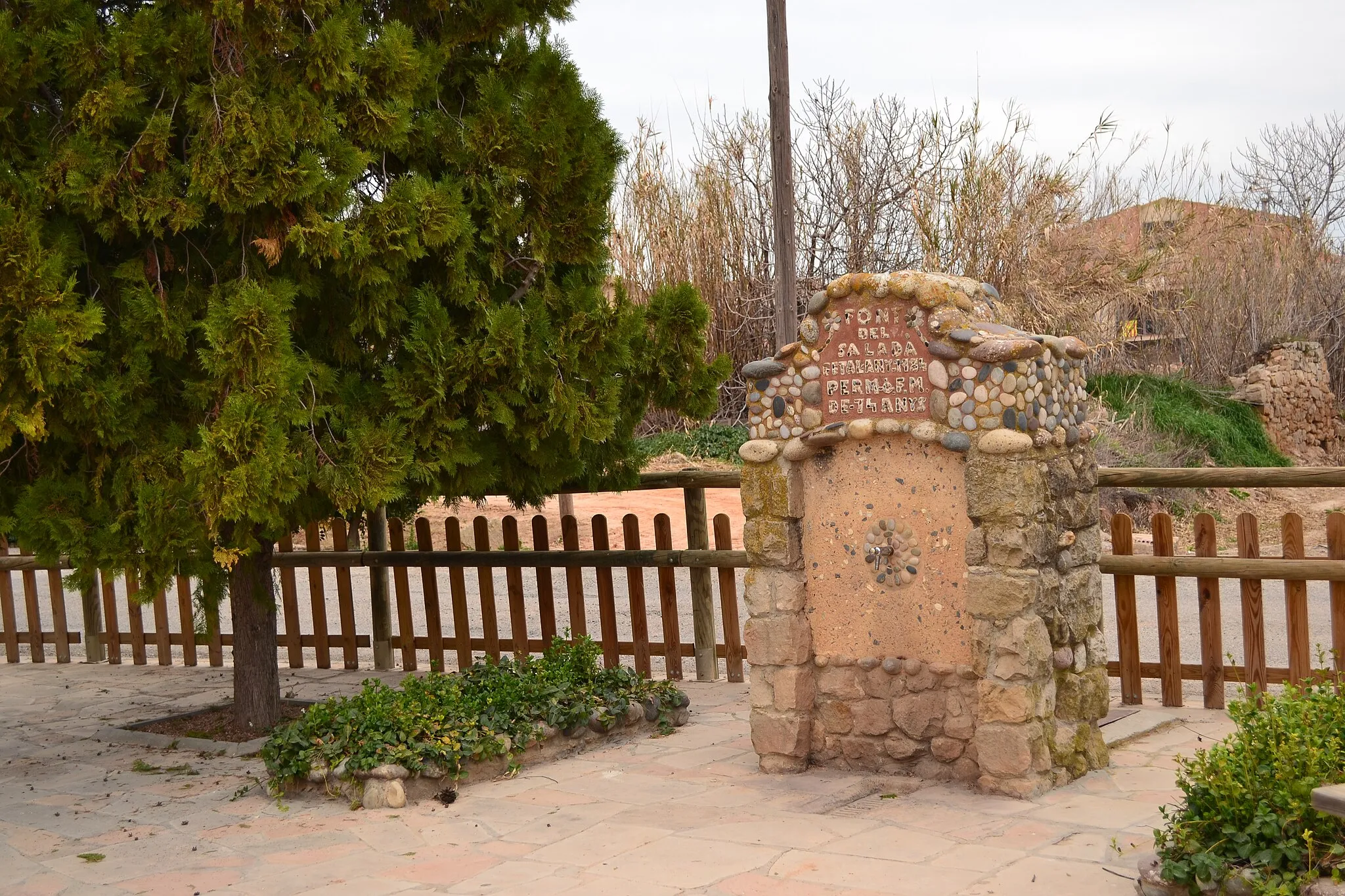 Photo showing: Font del Saladà d'Alcanó