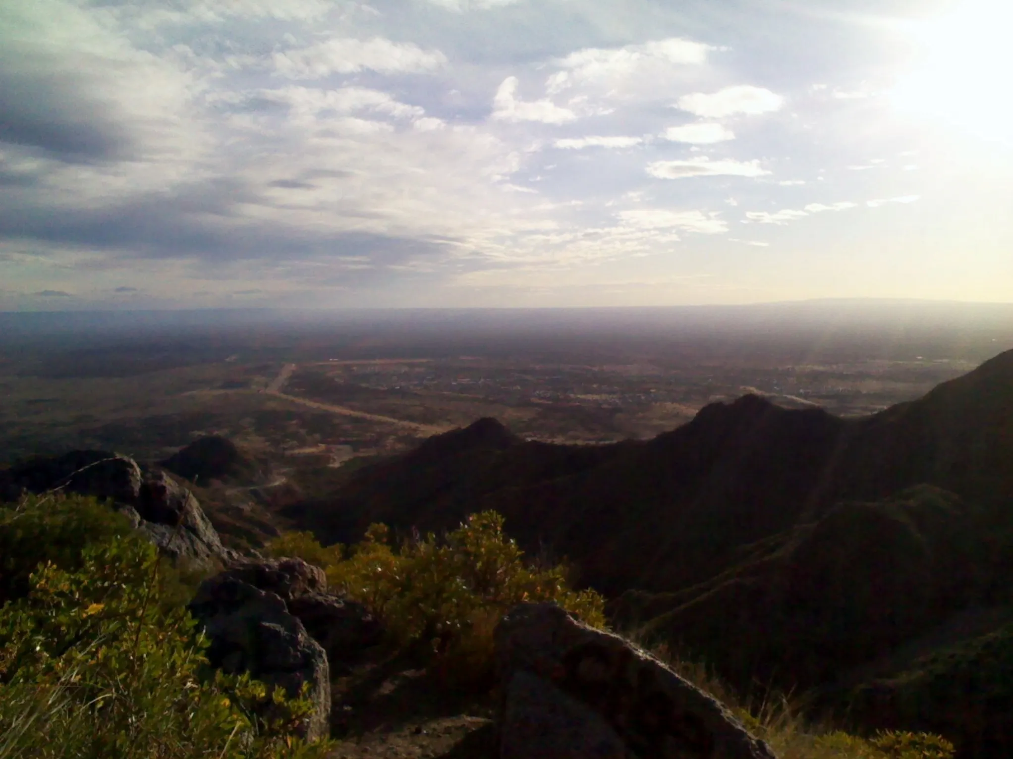 Photo showing: Desde el Mirador en San Luis, se puede apreciar un bello paisaje y la ciudad de La Punta.