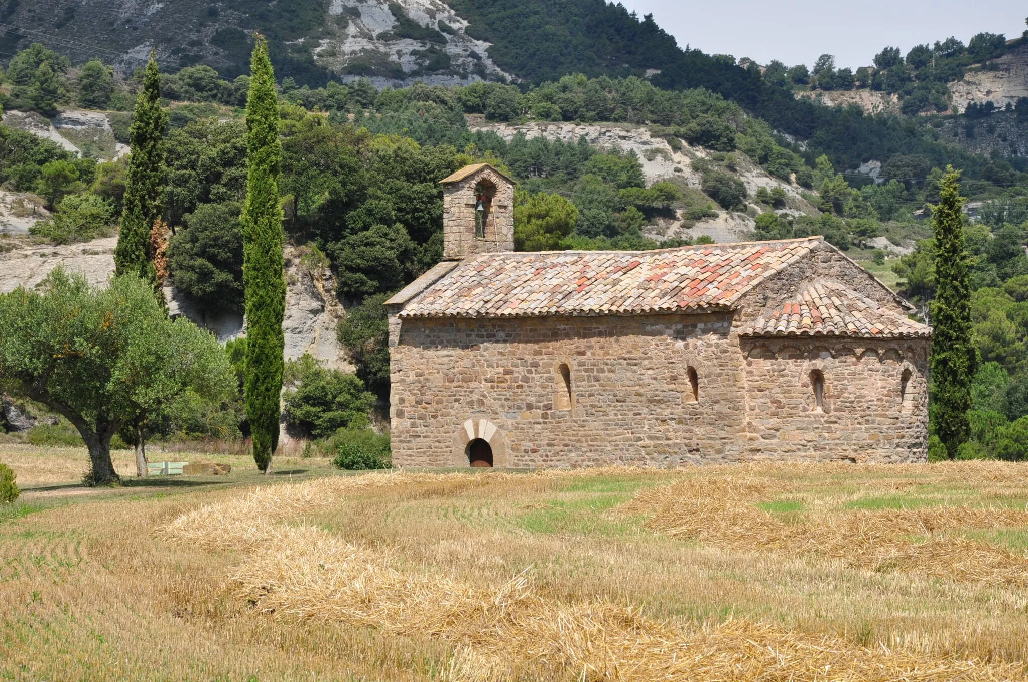 Photo showing: The Sant Miquel de Vilageliu, a 10th century church near Tona (Catalonia, Spain).