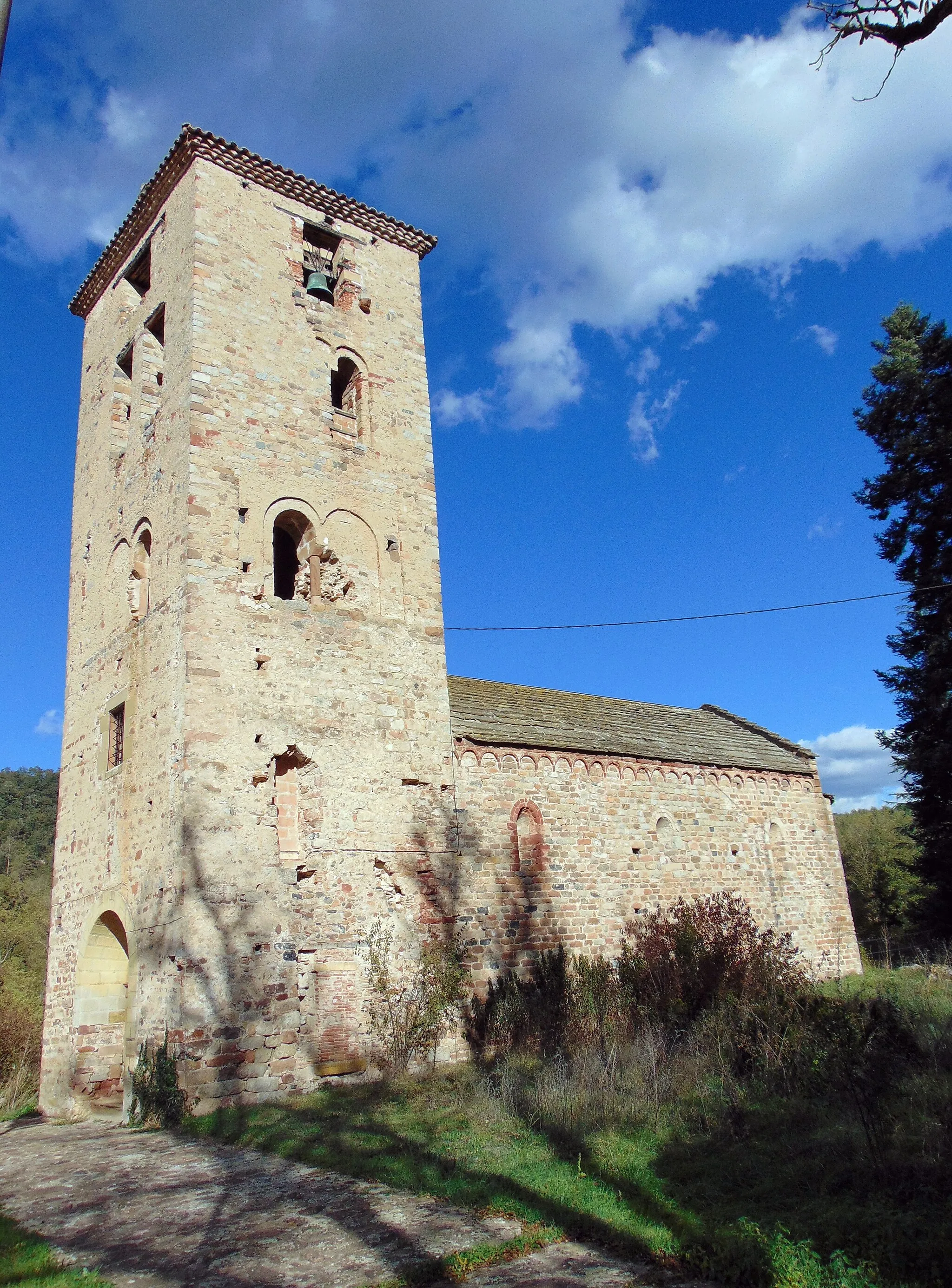 Photo showing: Església parroquial de Sant Sadurní d'Osormort