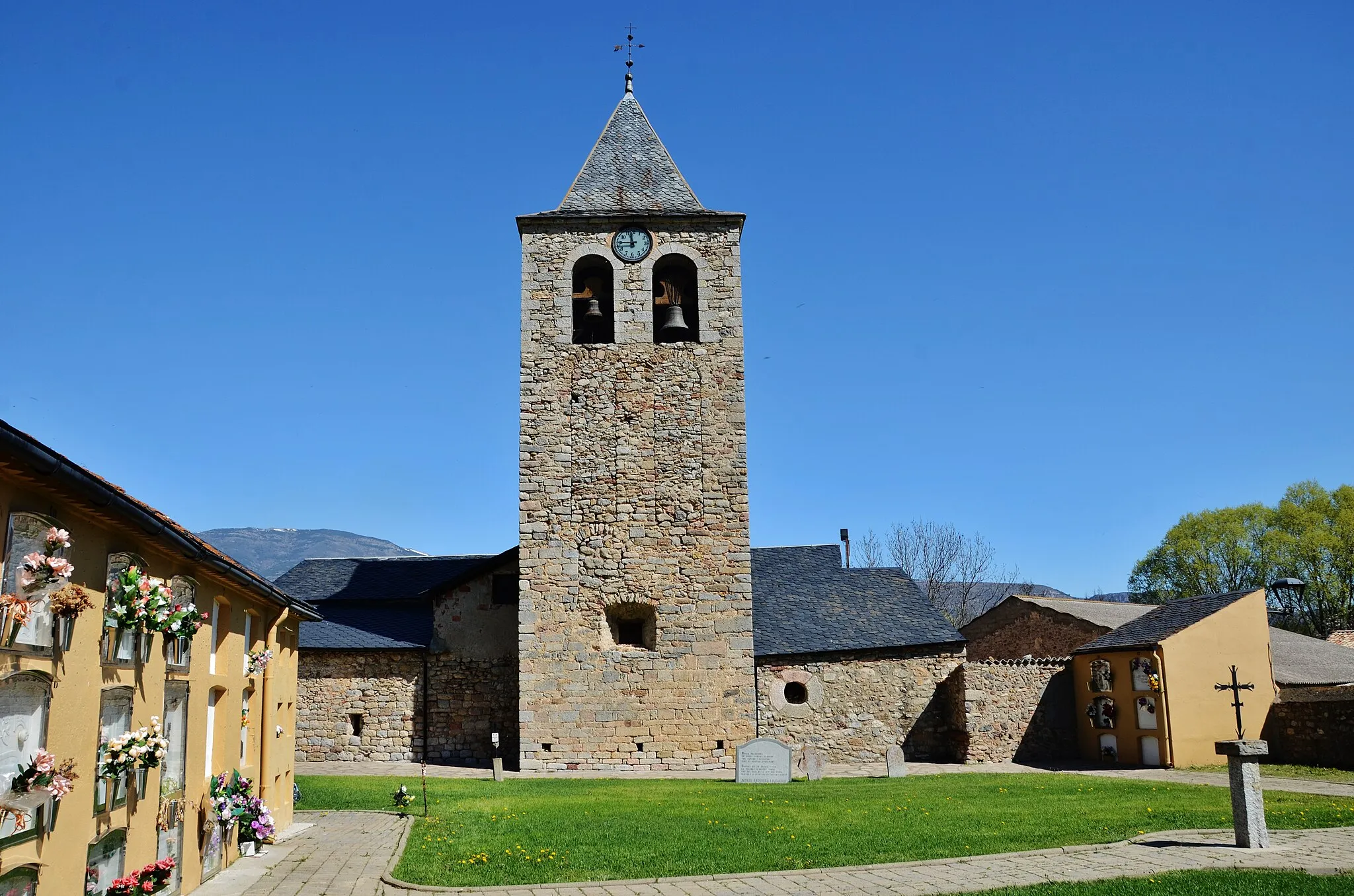 Photo showing: Cementiri i Esglèsia de Santa Eulàlia de Pi, Bellver de Cerdanya

This is a photo of a building indexed in the Catalan heritage register as Bé Cultural d'Interès Local (BCIL) under the reference IPA-7630.