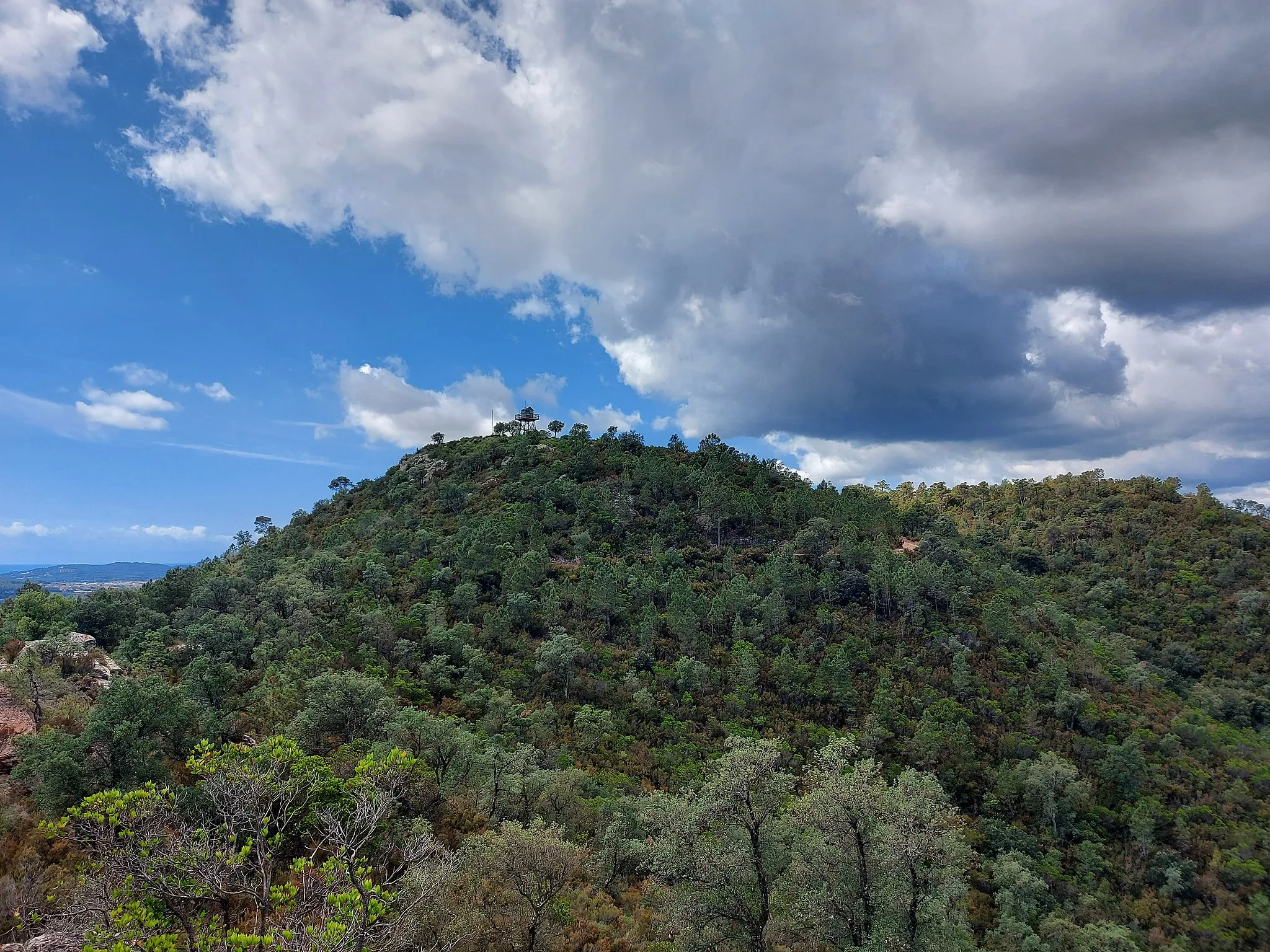 Photo showing: El Quermany Gros. Al cim, la torre de guaita.