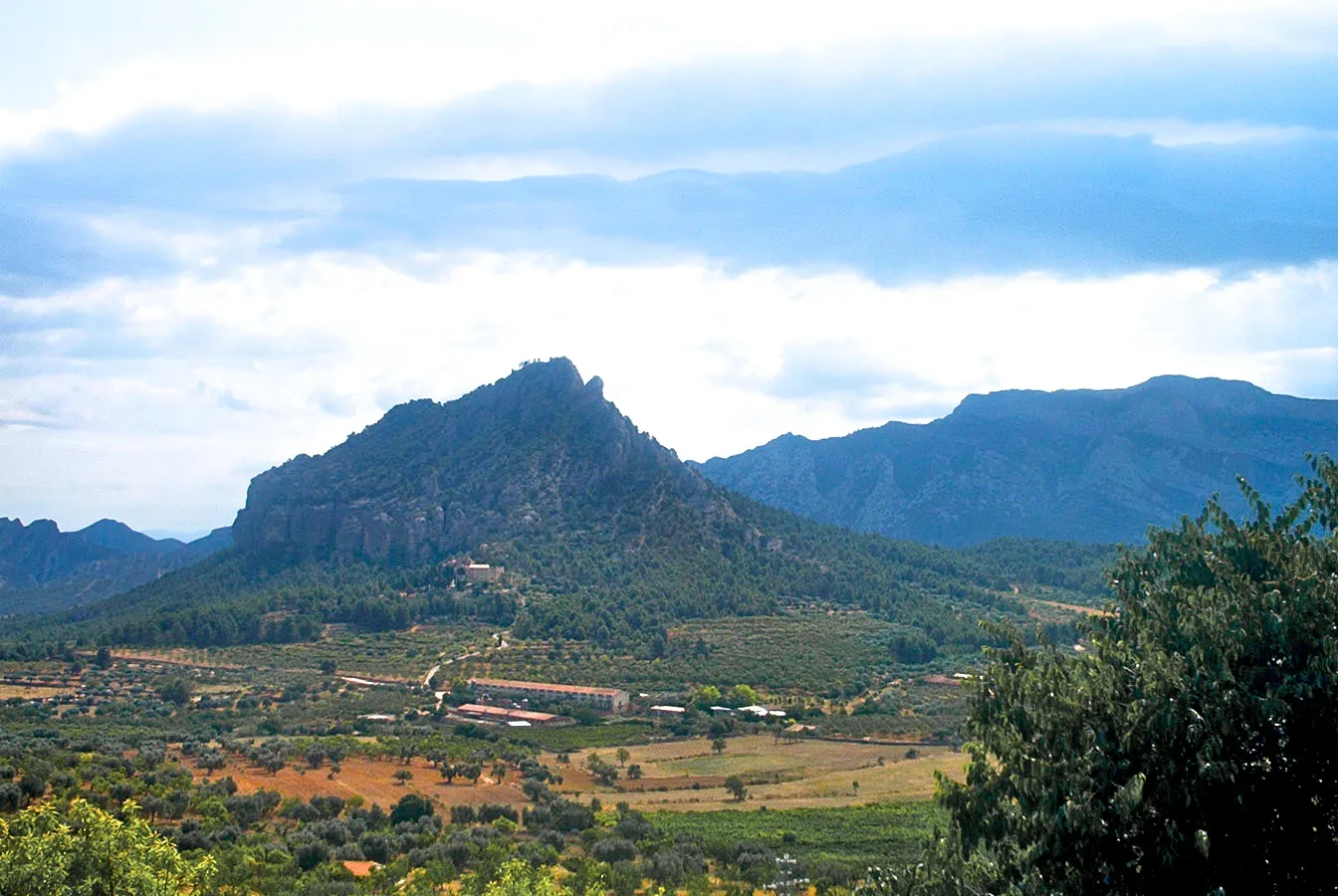 Photo showing: Muntanya de Santa Bàrbara des d'Horta de Sant Joan