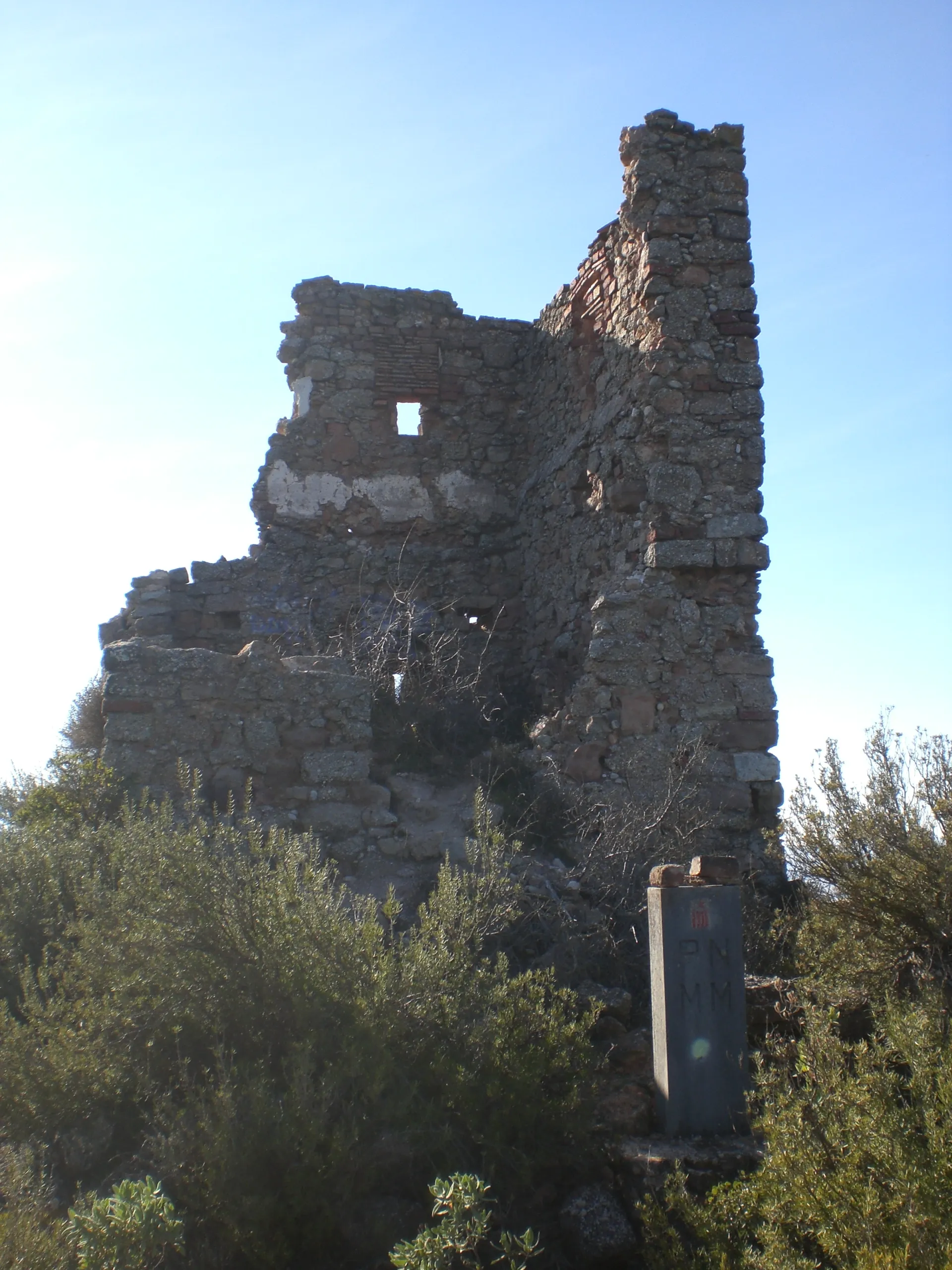 Photo showing: Torre Baixa, Coll de Can Maçana (gener 2012)