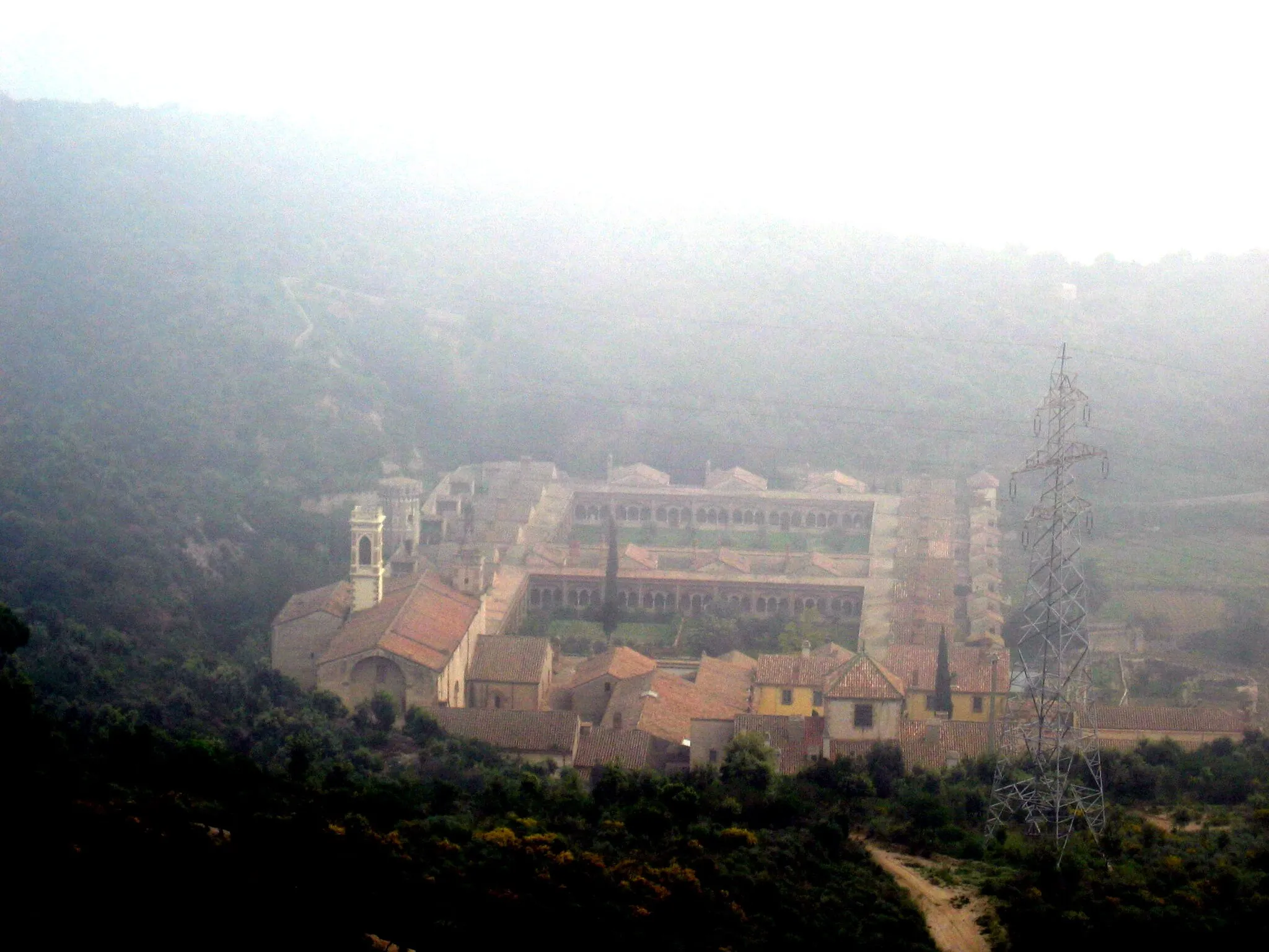 Photo showing: Cartoixa de Montalegre (Tiana) en un dia de boira