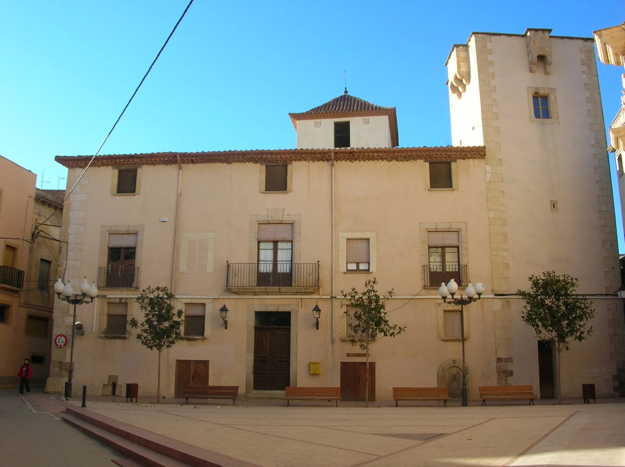 Photo showing: Town Hall of the small village "Vinyols i els Arcs" in Catalonia.