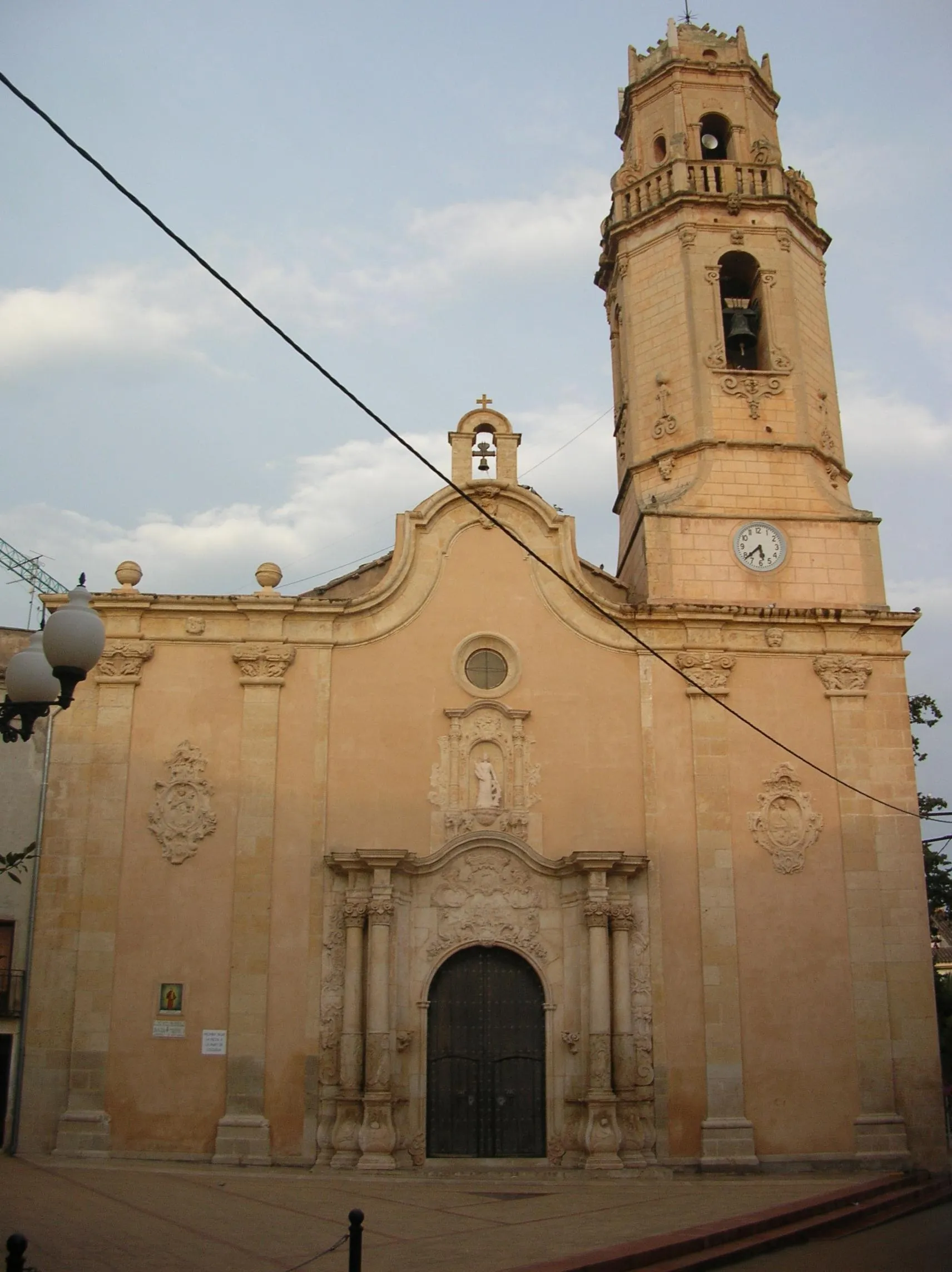 Photo showing: Church of "Vinyols i els Arcs", a village in Catalonia.