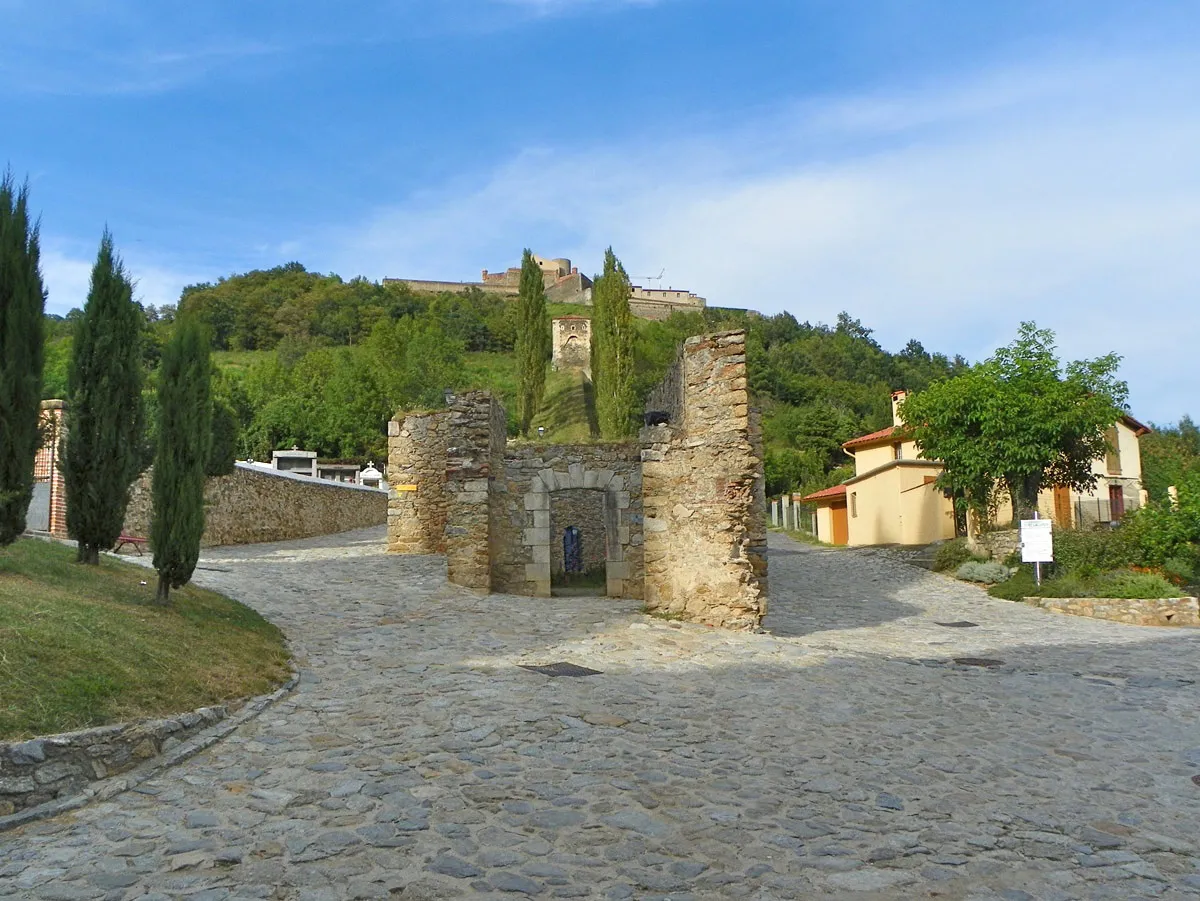 Photo showing: Camí subterrani al fort de la Guàrdia, Prats de Molló (Vallespir)