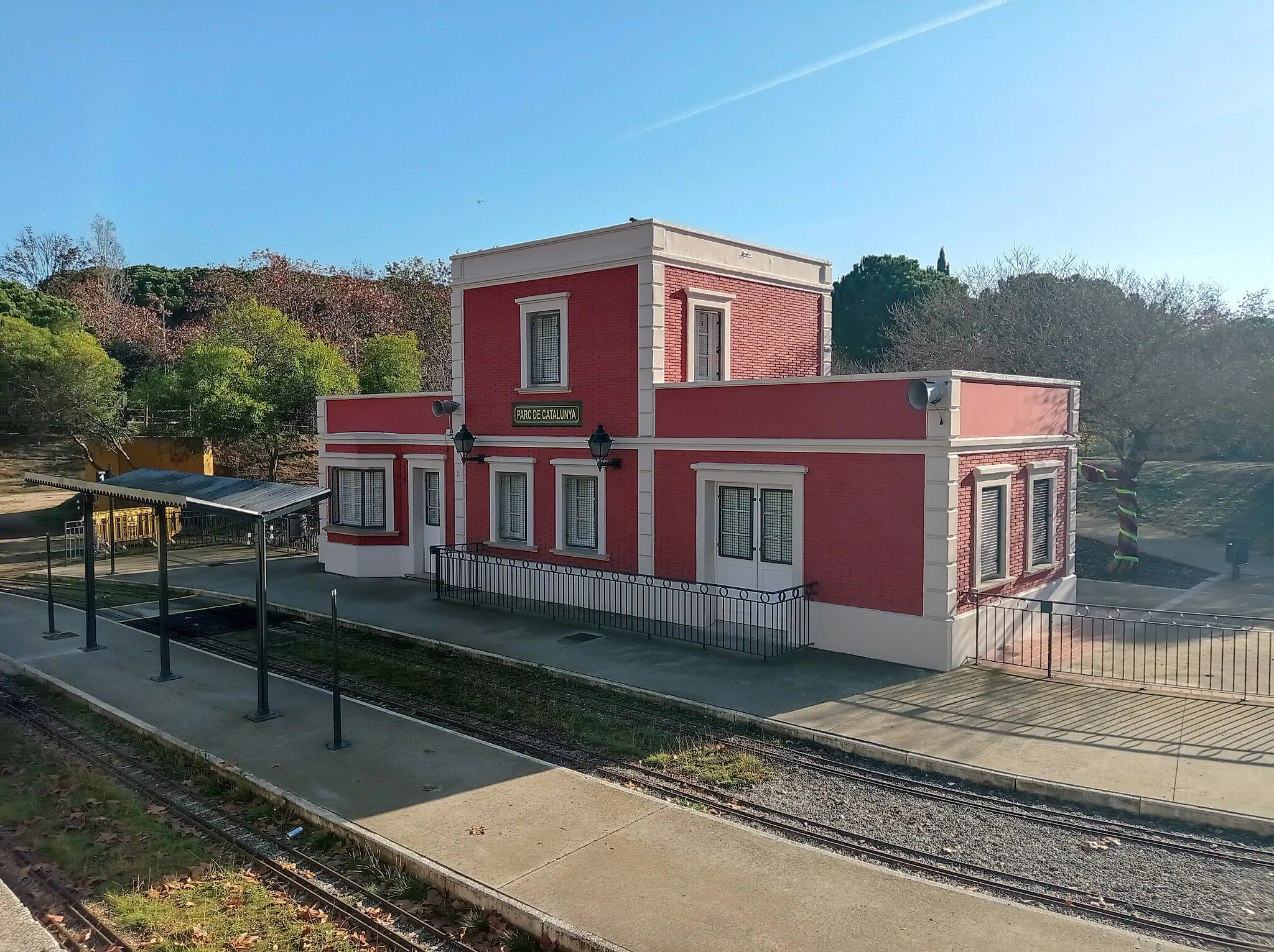 Photo showing: Estación de tren, parque de Cataluña (Sabadell)