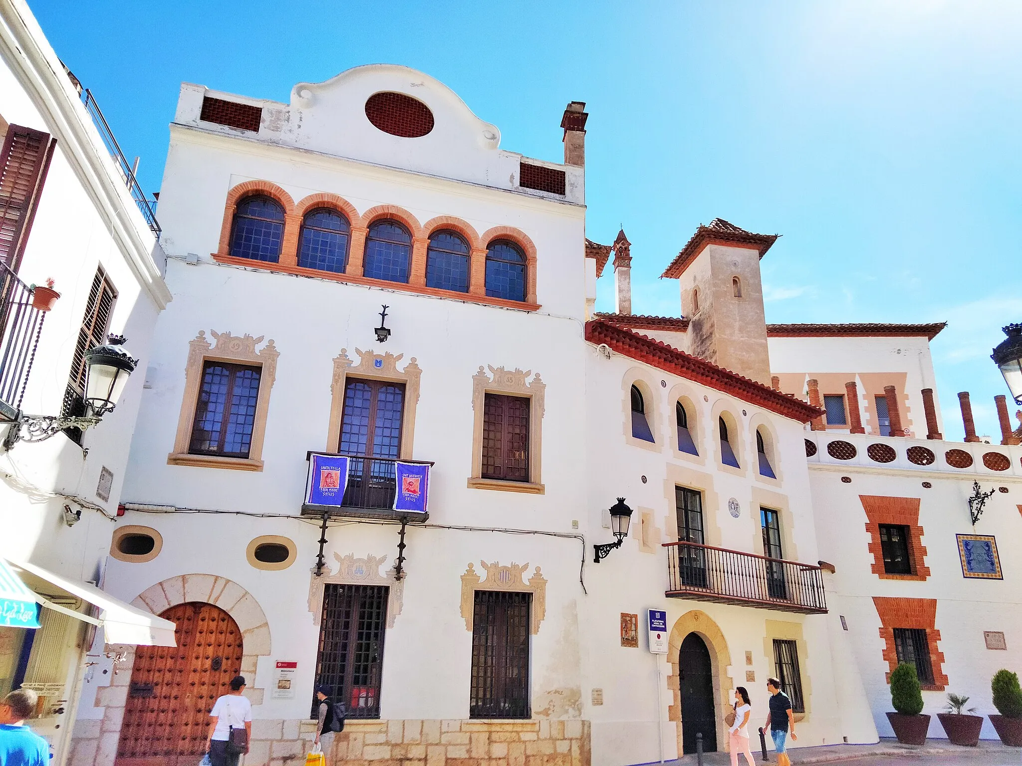 Photo showing: Biblioteca Santiago Rusiñol, pl. de l'Ajuntament 13 (Sitges)