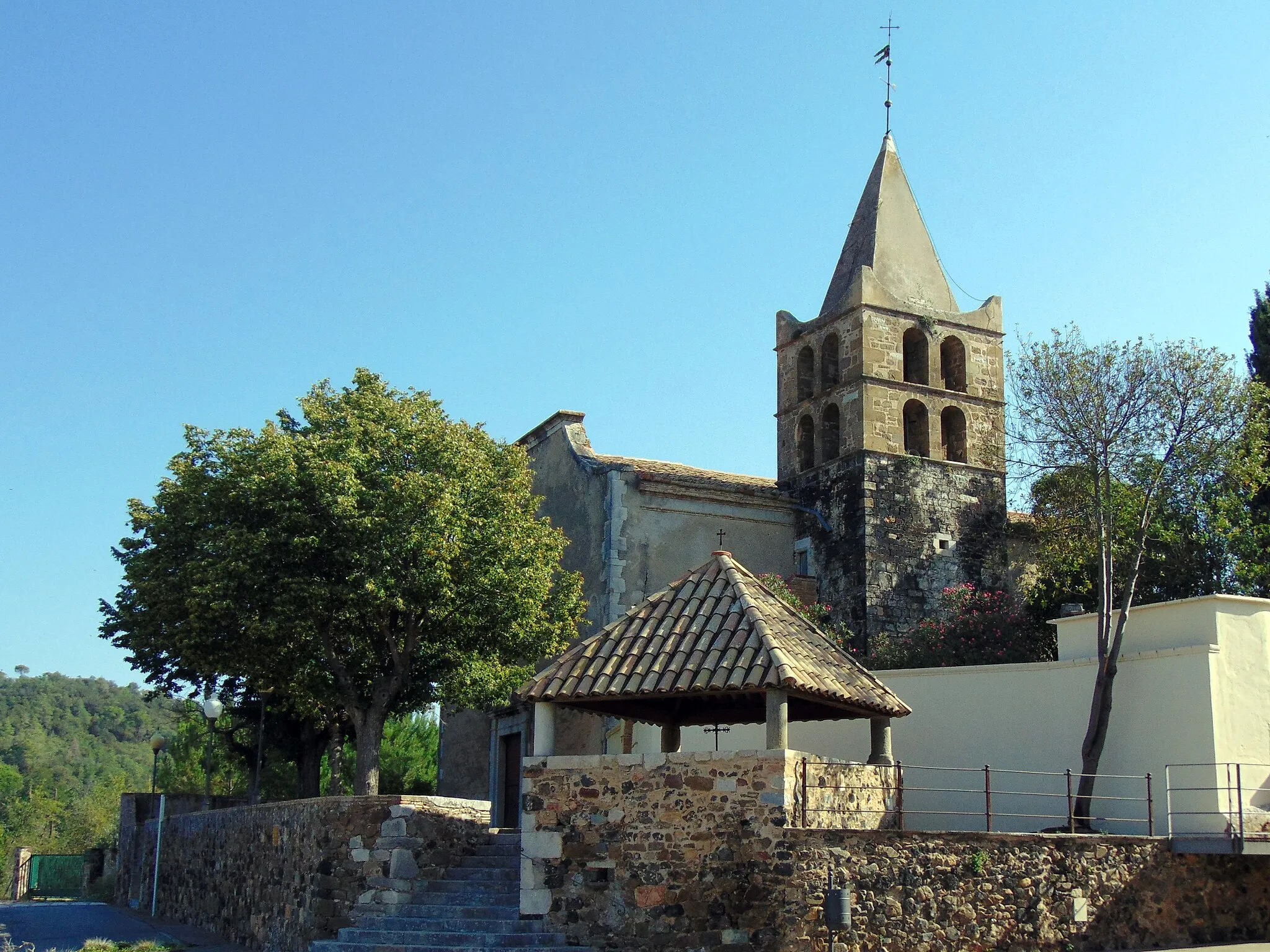 Photo showing: Església de Sant Andreu (Bescanó)

This is a photo of a building indexed in the Catalan heritage register as Bé Cultural d'Interès Local (BCIL) under the reference IPA-20778.