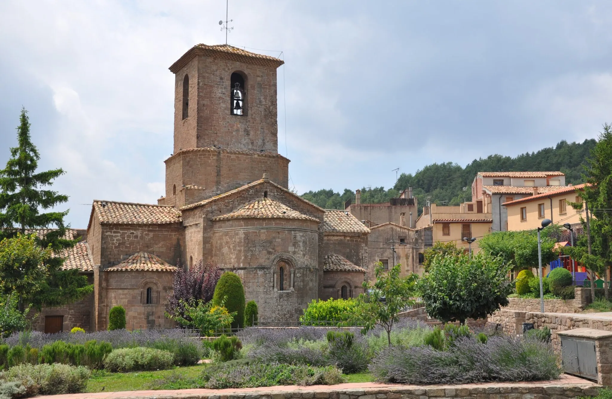 Photo showing: Church and monastery of "Santa Maria de l'Estany" in l'Estany (Comarca of Bages, Catalonia, Spain).