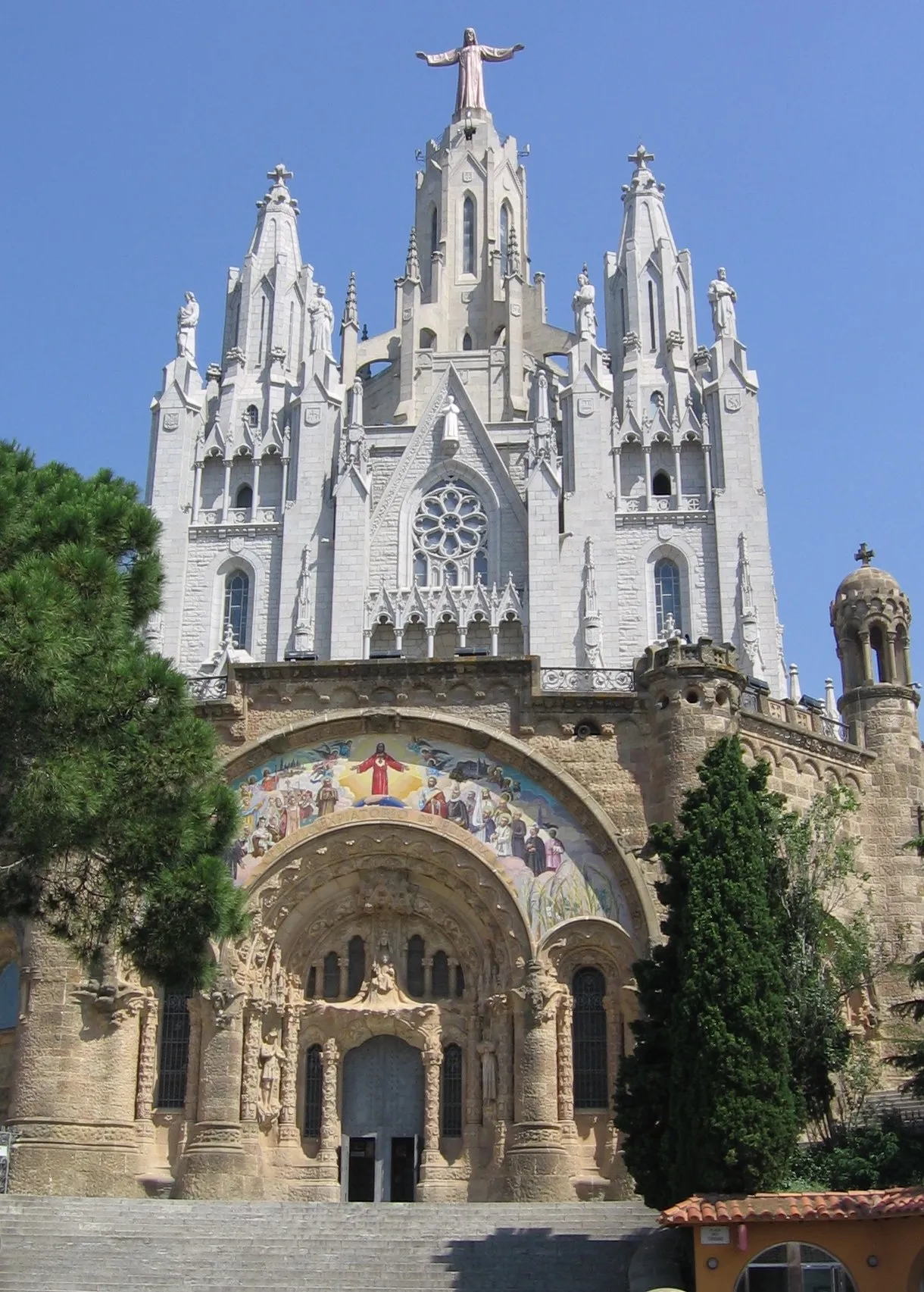 Photo showing: Templo Expiatorio del Sagrado Corazón