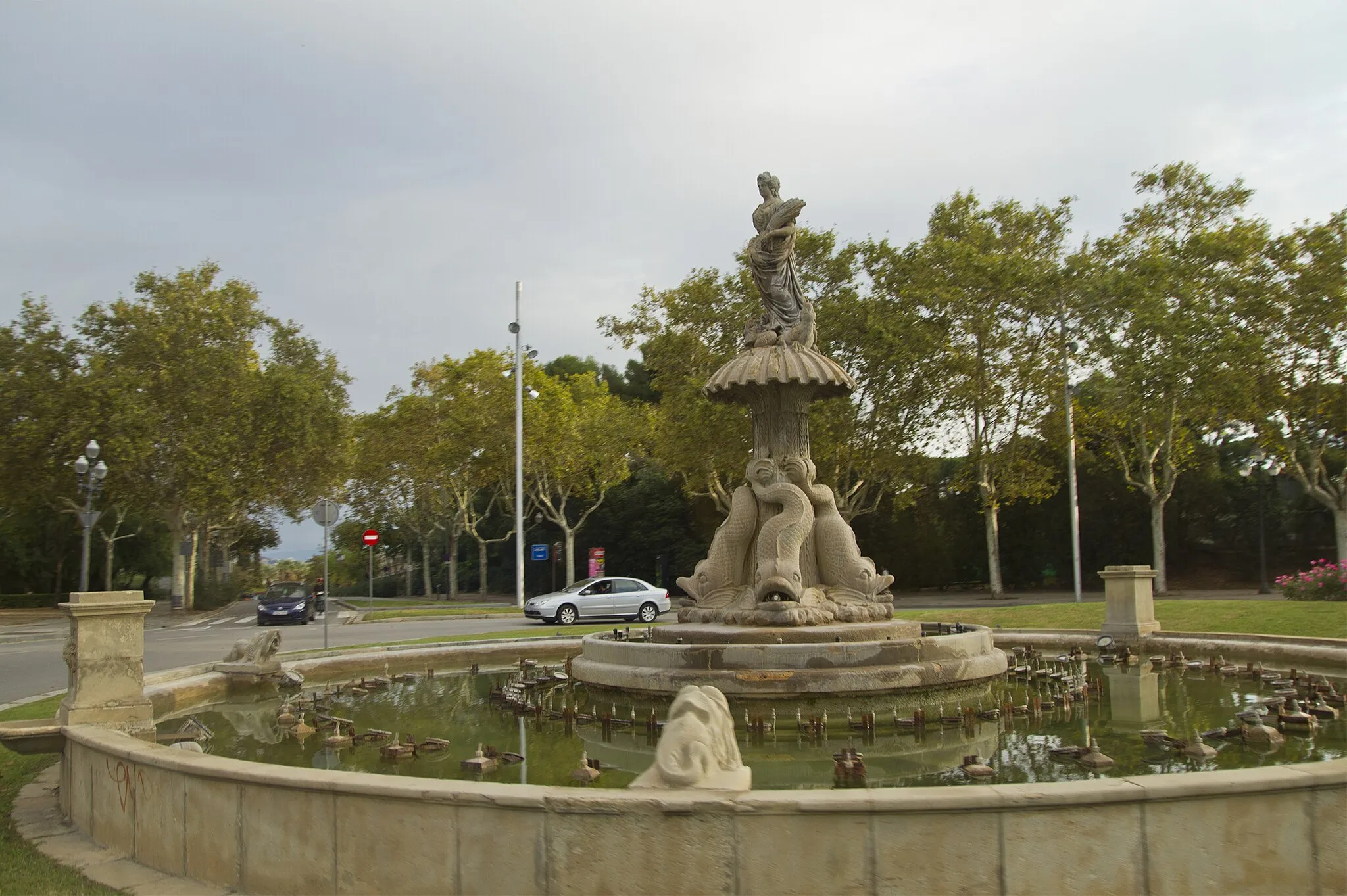 Photo showing: Roundabout