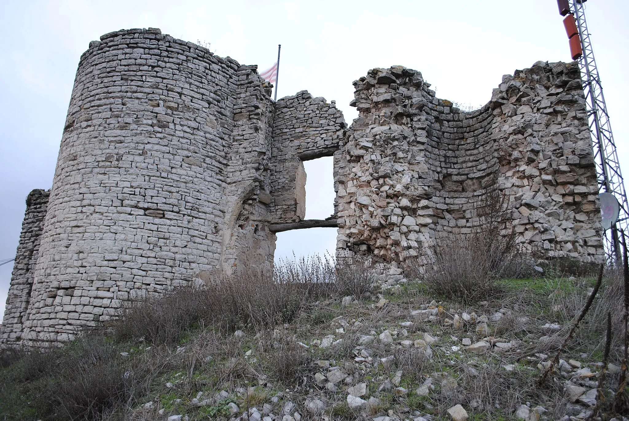 Photo showing: Vista de la façana principal del Castell d'Aguiló (Santa Coloma de Queralt)