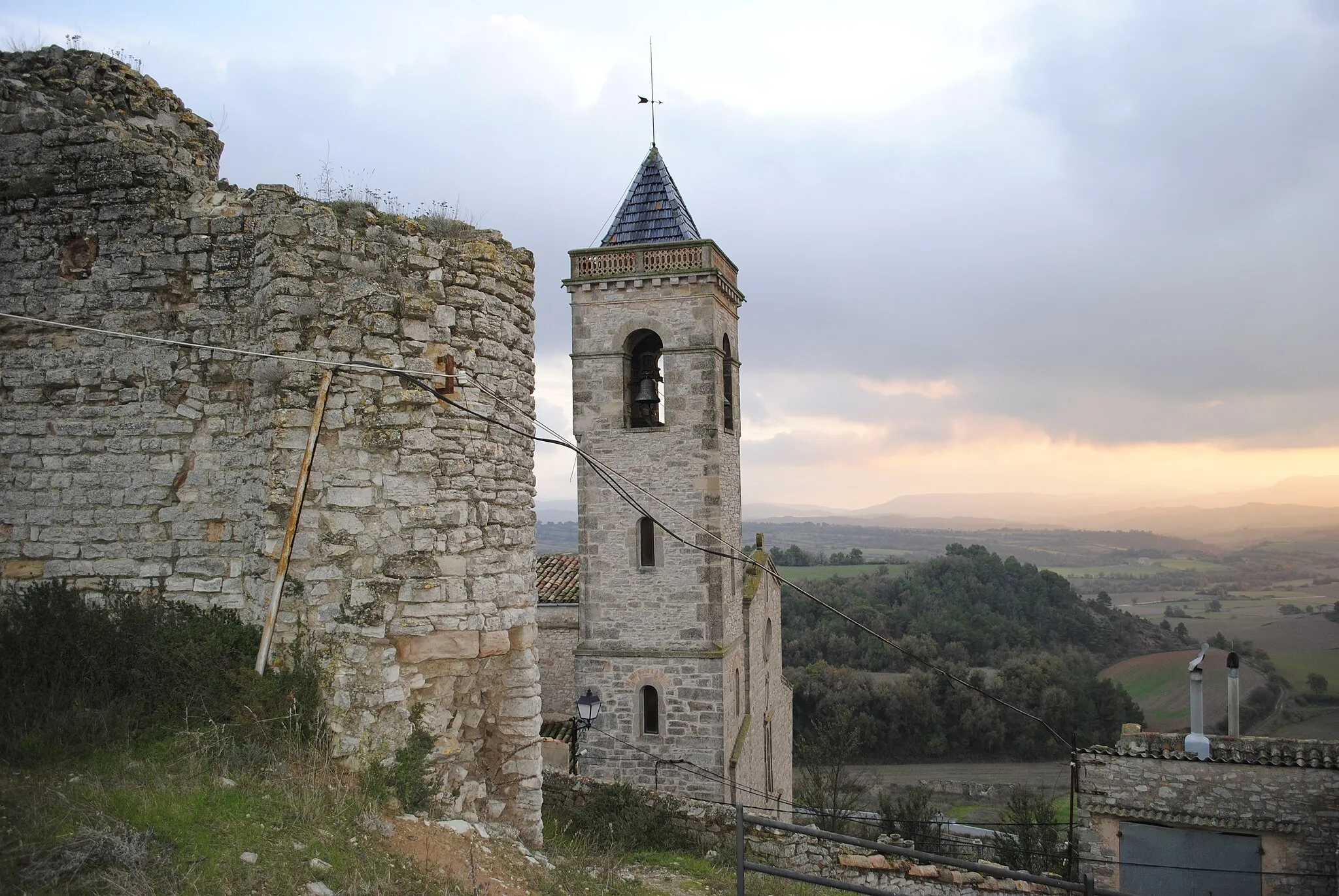 Photo showing: Restes del Castell d'Aguiló (Santa Coloma de Queralt)