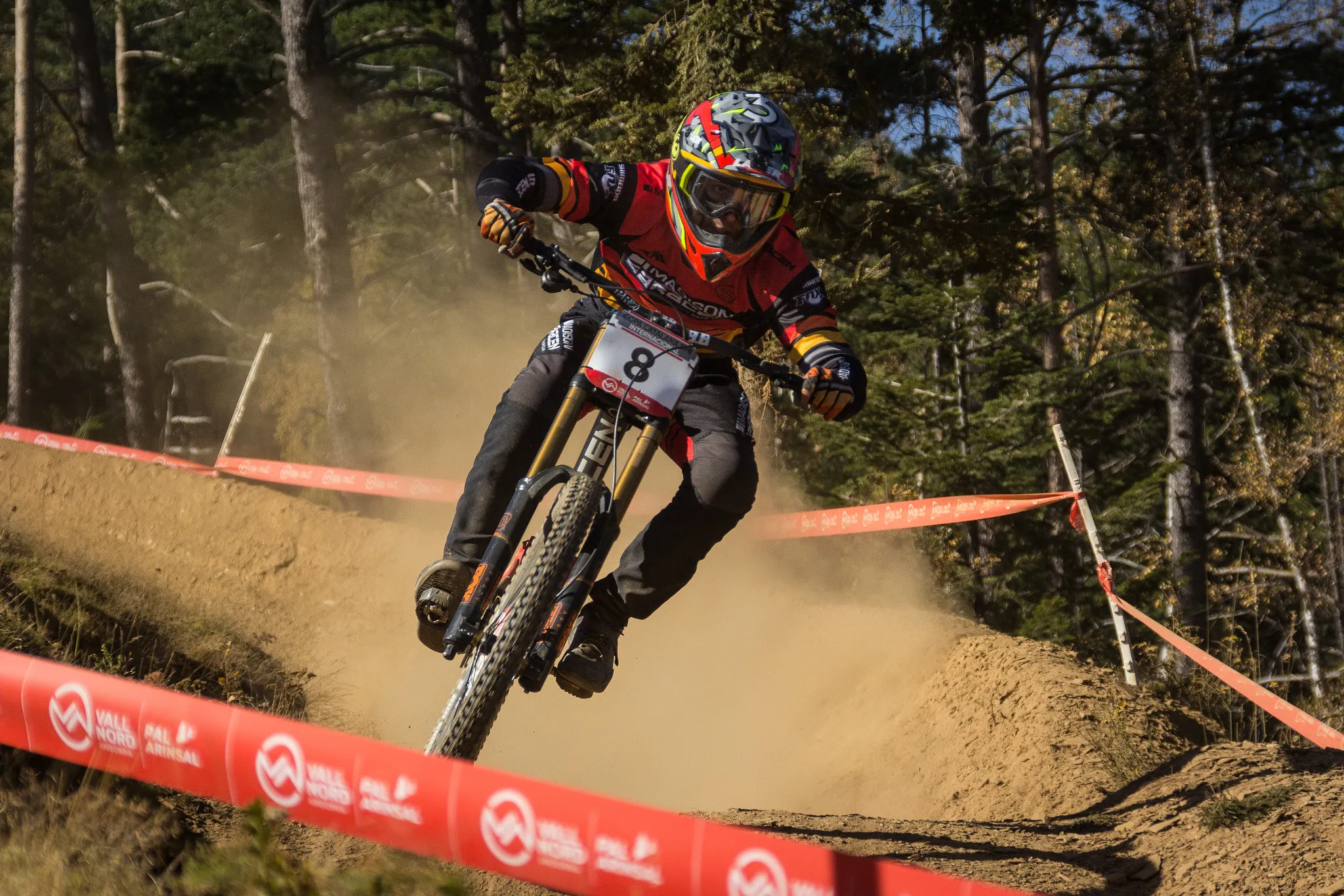Photo showing: 500px provided description: Vallnord [#Sport ,#DH ,#Bike ,#Action]