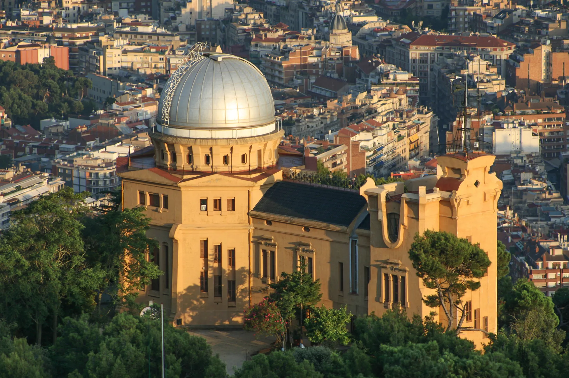 Photo showing: Vista de l'Observatori Fabra