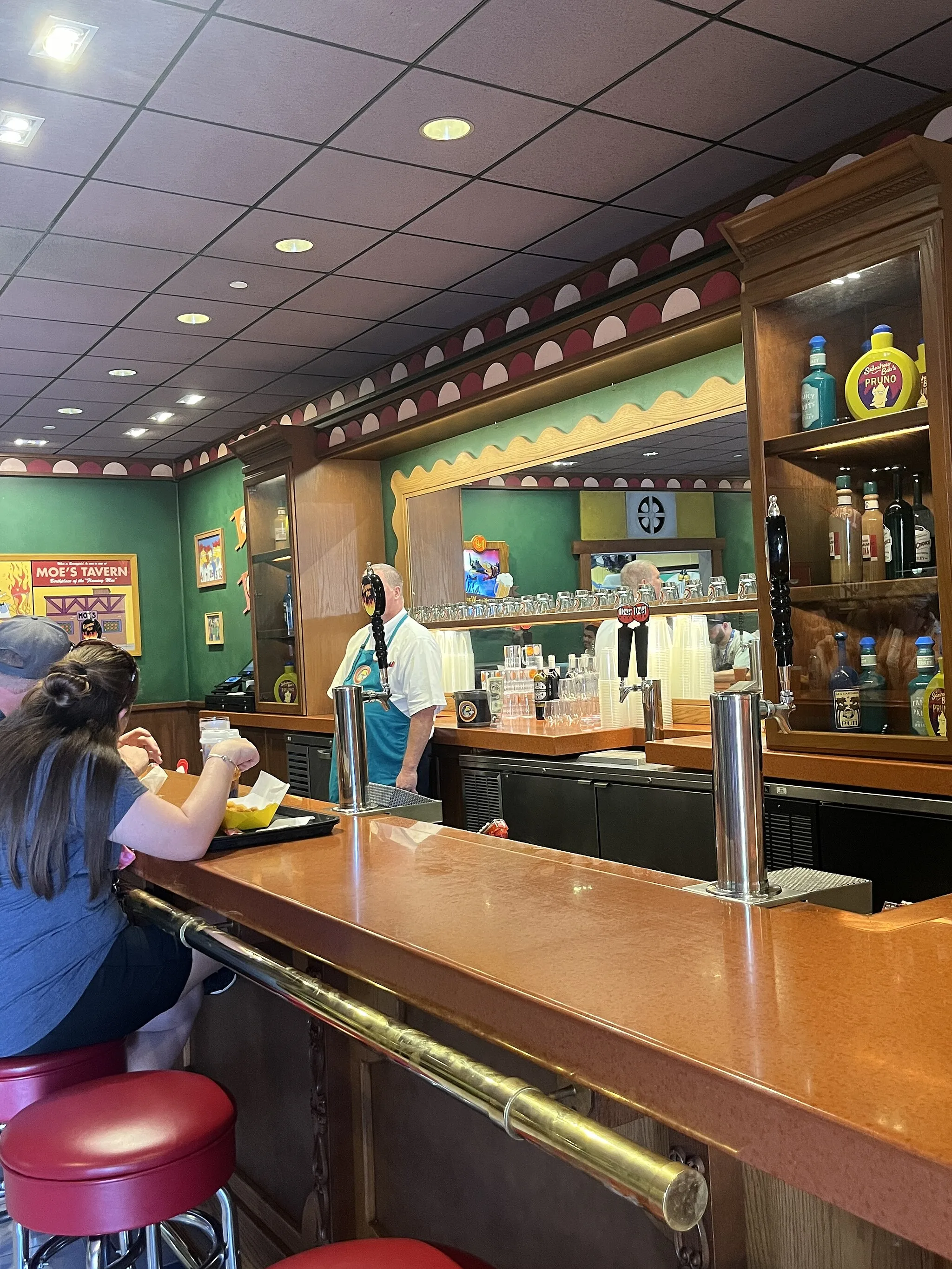 Photo showing: Interior of Moe's Tavern (Orlando) May 2023.