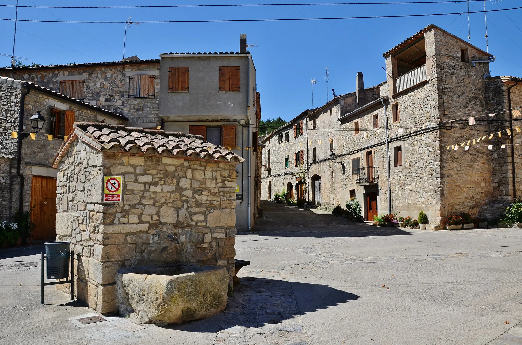 Photo showing: Carrer Major de Llorac