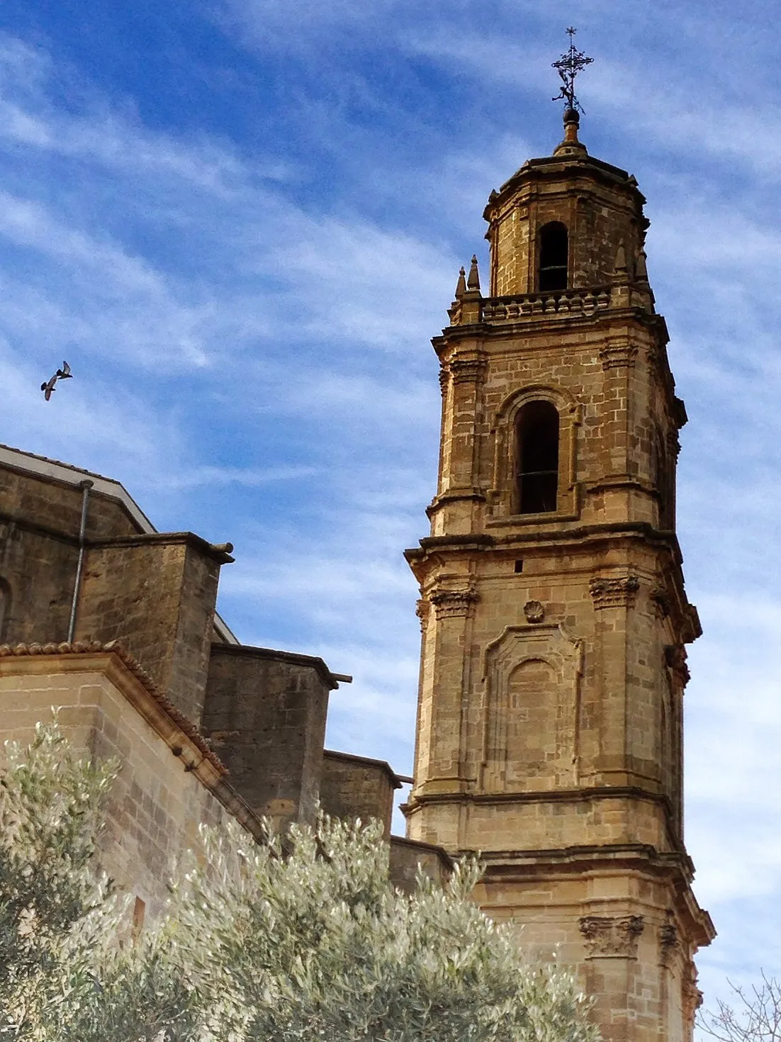 Photo showing: Campanar de l'esglesia de Vilalba dels Arcs a la Terra Alta. Catalunya