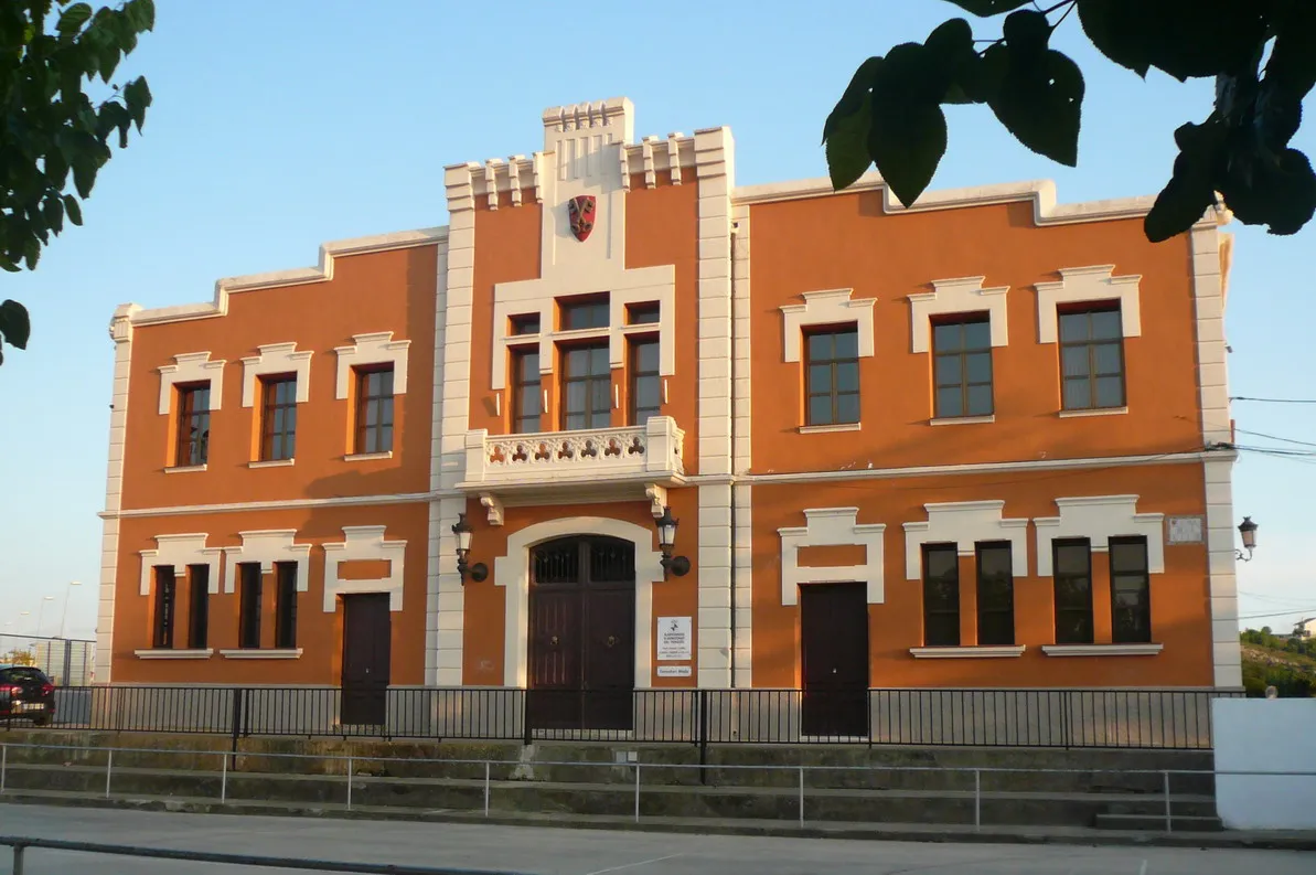 Photo showing: Town Hall of Avinyonet del Penedès in Avinyó Nou (Avinyonet del Penedès, Alt Penedès, Catalonia)