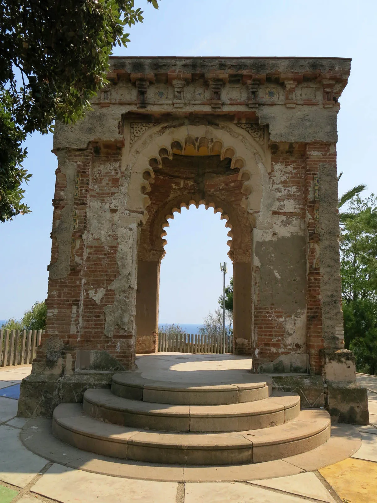 Photo showing: Templet-mirador del turó del Mar (Montgat)