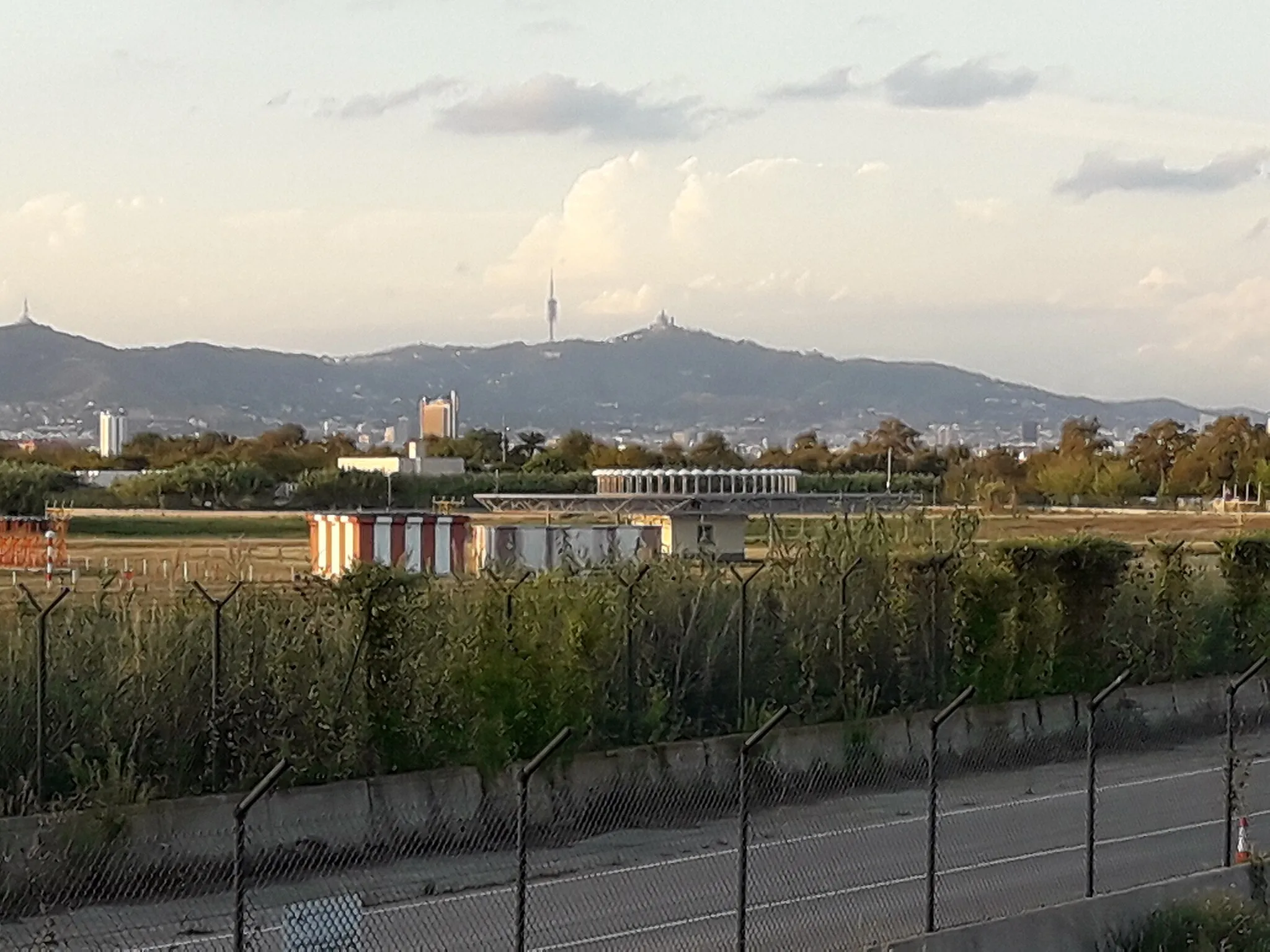 Photo showing: VOR-DME - Aeroport del Prat.