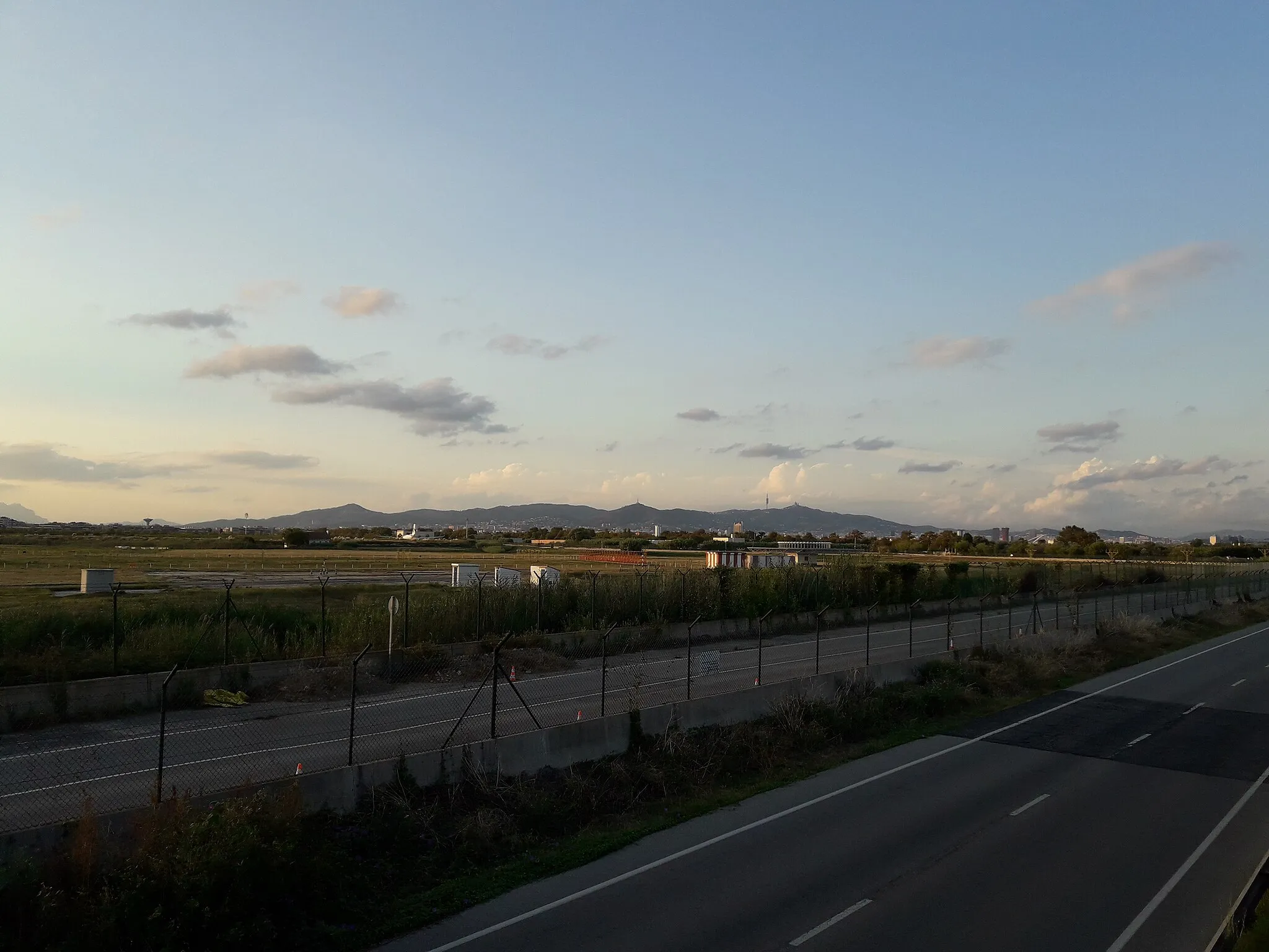 Photo showing: VOR-DME - Aeroport del Prat.