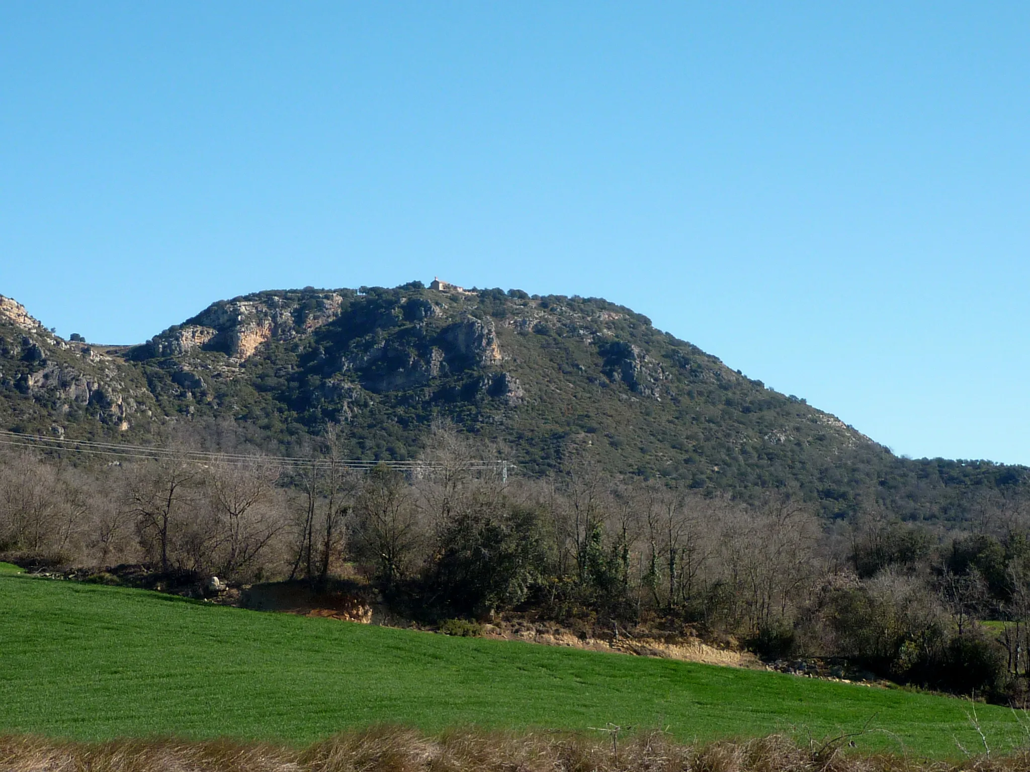 Photo showing: Santuari de la Mare de Déu del Puig de Meià des de la vall (Vilanova de Meià)