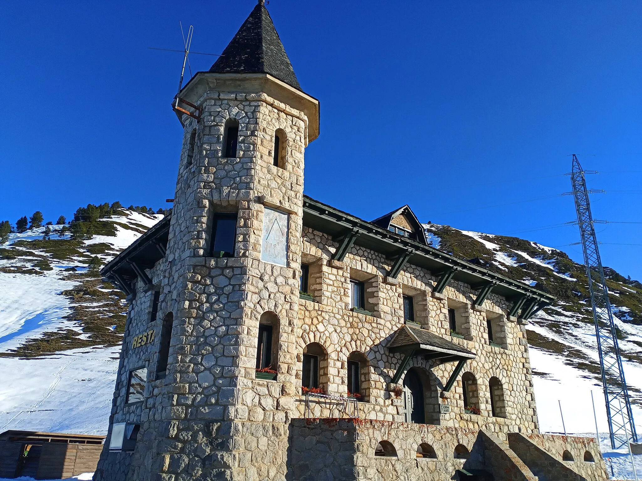 Photo showing: Building at Bonaigua Pass, built by Productora de Fuerzas Motrices (Catalonia)