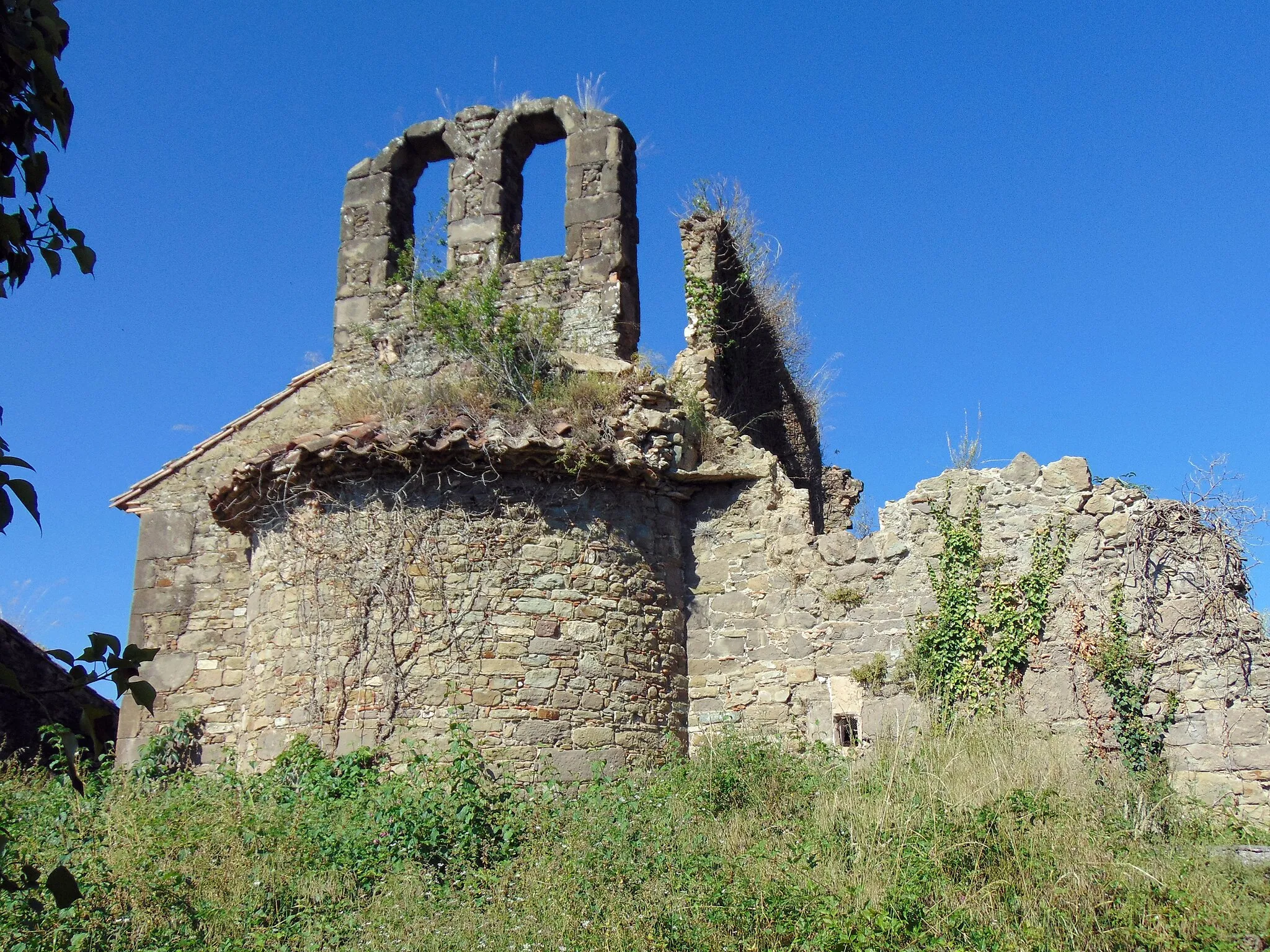 Photo showing: Església de Sant Silvestre del Mor (Sant Ferriol)

This is a photo of a building indexed in the Catalan heritage register as Bé Cultural d'Interès Local (BCIL) under the reference IPA-10582.