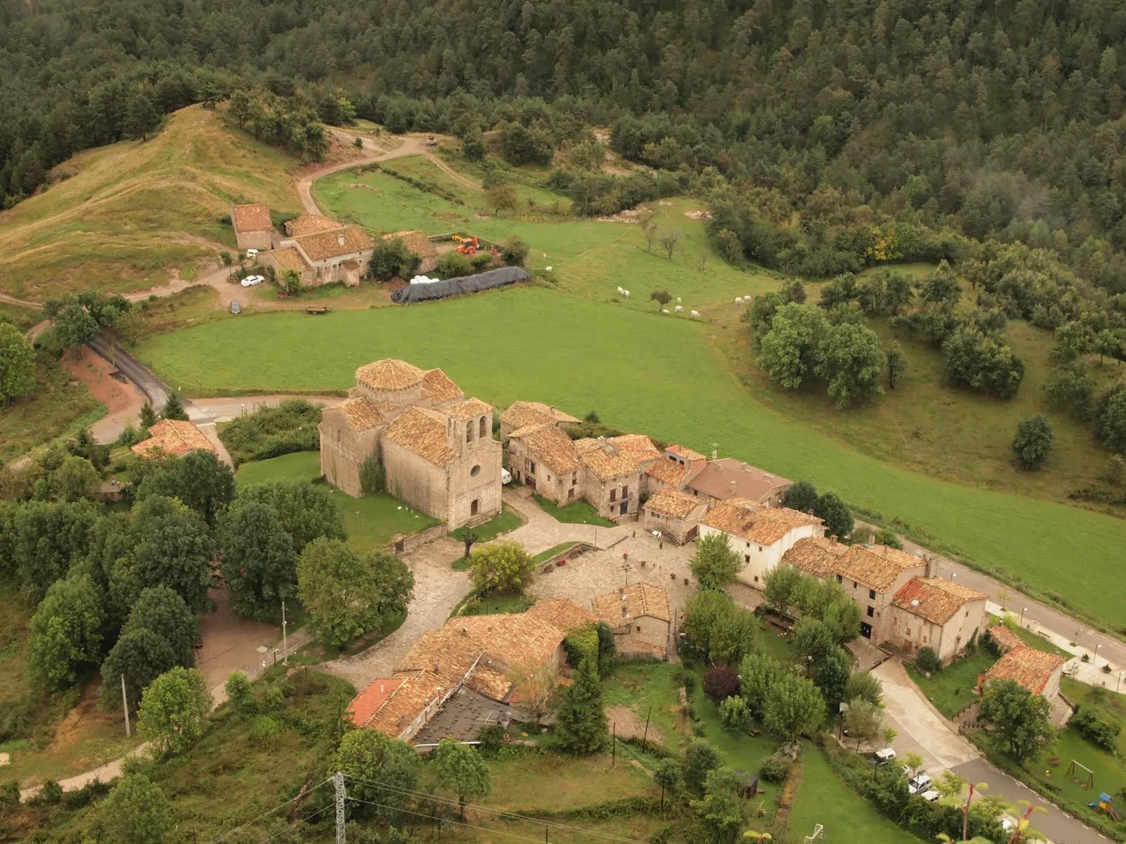 Photo showing: Aerial view of Sant Jaume de Frontanyà