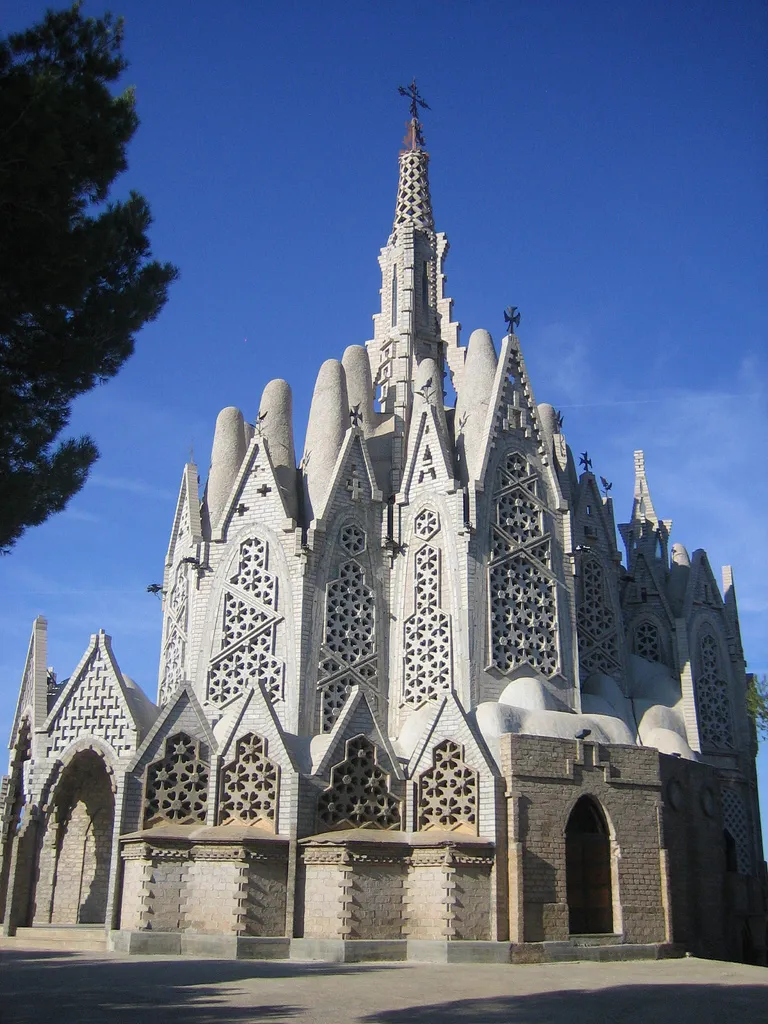 Photo showing: Santuari modernista d'en Josep Mª Jujol i Gibert iniciat el 15 de novembre de 1925

This is a photo of a building indexed in the Catalan heritage register as Bé Cultural d'Interès Local (BCIL) under the reference IPA-2210.