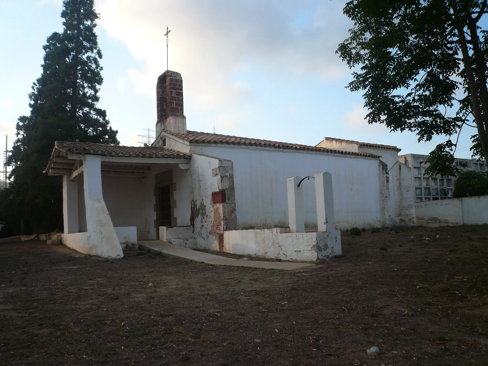 Photo showing: Ermita de la Mare de Déu de Sales, o Ermita de Santa Maria de Sales. Al costat del cementiri (Viladecans).