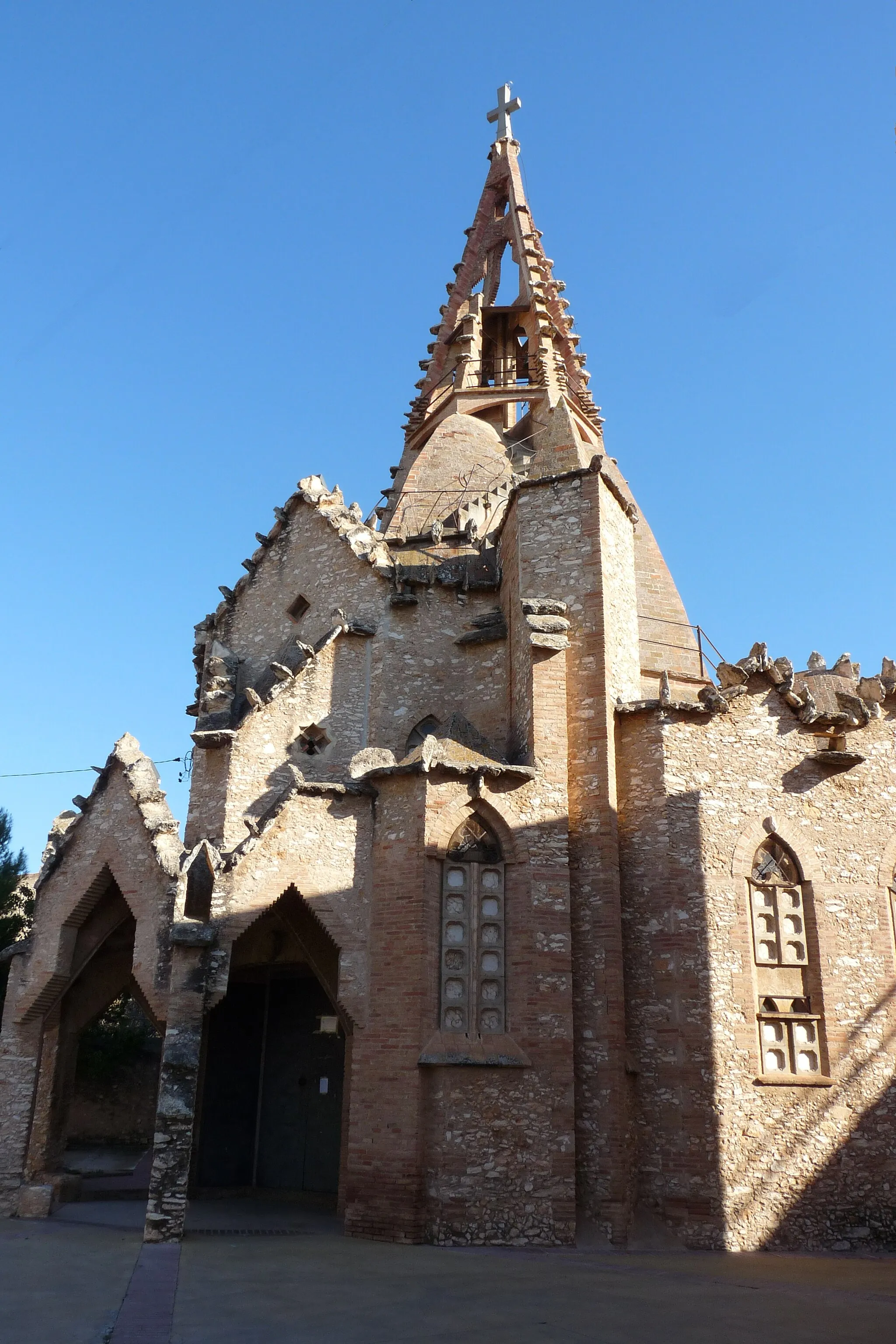 Photo showing: The temple of Vistabella (la Secuita), work of Josep M. Jujol.