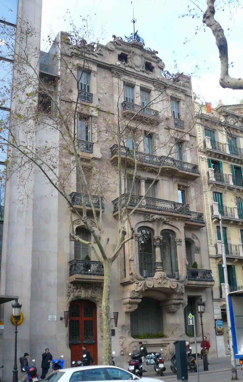 Photo showing: Casa Ferrer, al passeig de Gràcia 113 de Barcelona, obra de 1906 de l'arquitecte Pere Falqués