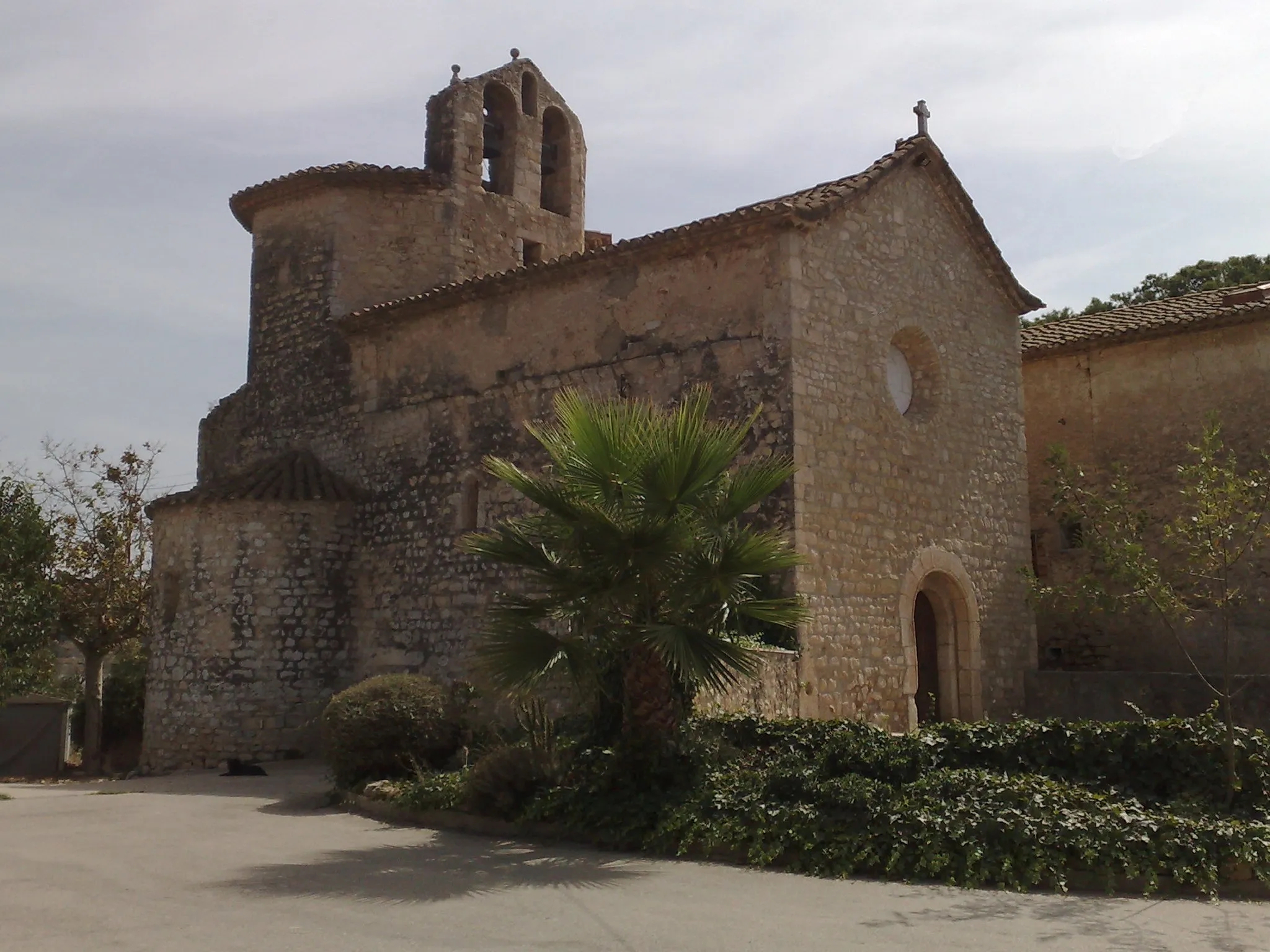 Photo showing: Sant Esteve, Romanic church (IX century) of Castellet i la Gornal (Alt Penedès).