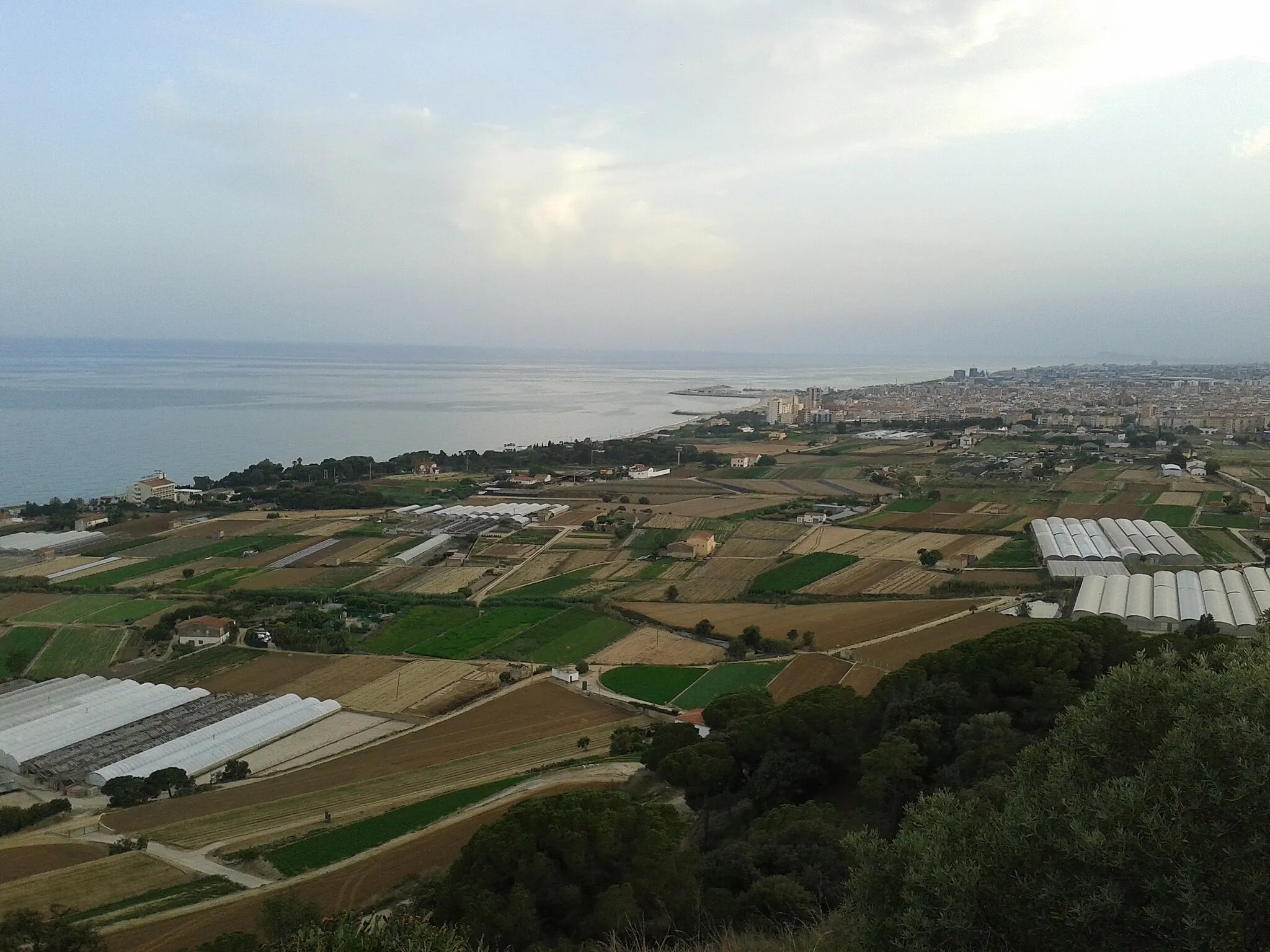 Photo showing: Vista de Les Cinc Sènies des del turó d'Onofre Arnau