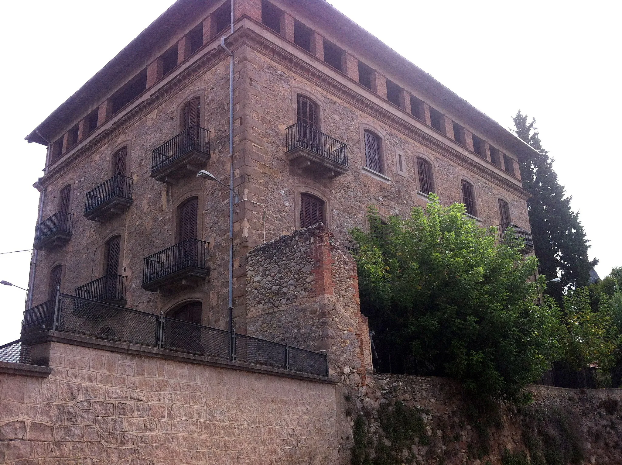 Photo showing: Torre dels amos de la colònia de Cal Metre