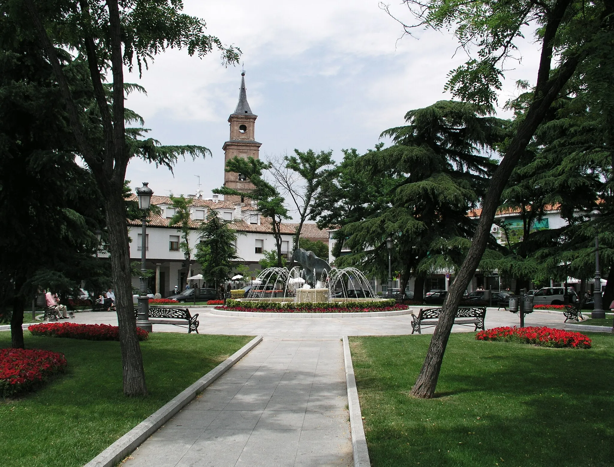 Photo showing: Barajas Plaza Hermanos Faco y Faco y Álvarez de Toledo, Barajas district, Madrid, Spain