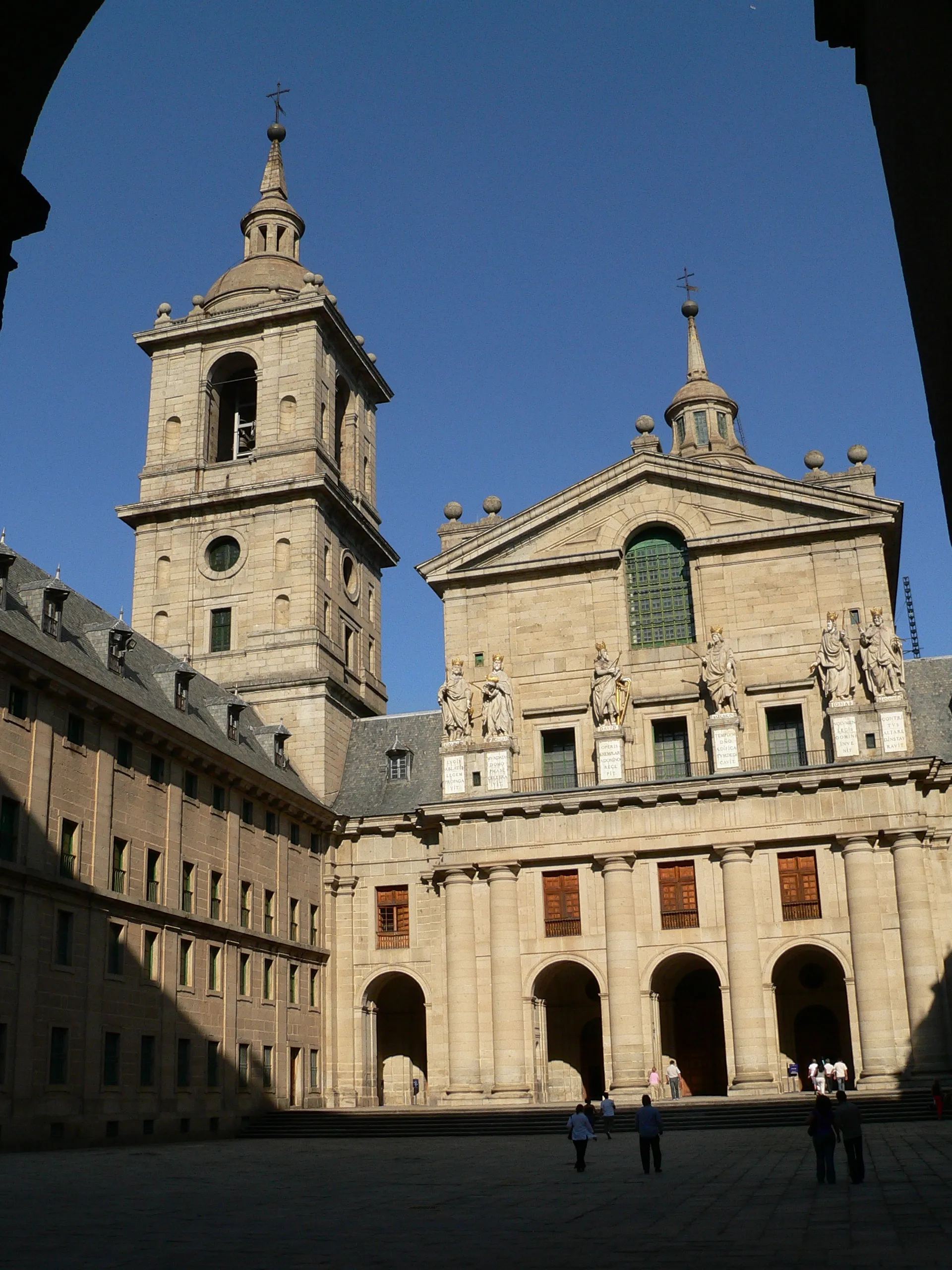 Photo showing: Fachada de la Basílica de El Escorial